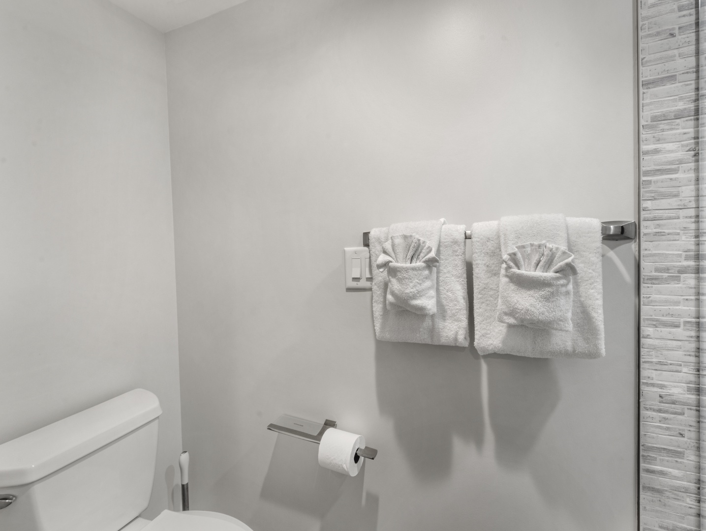 Single Queen Bathroom