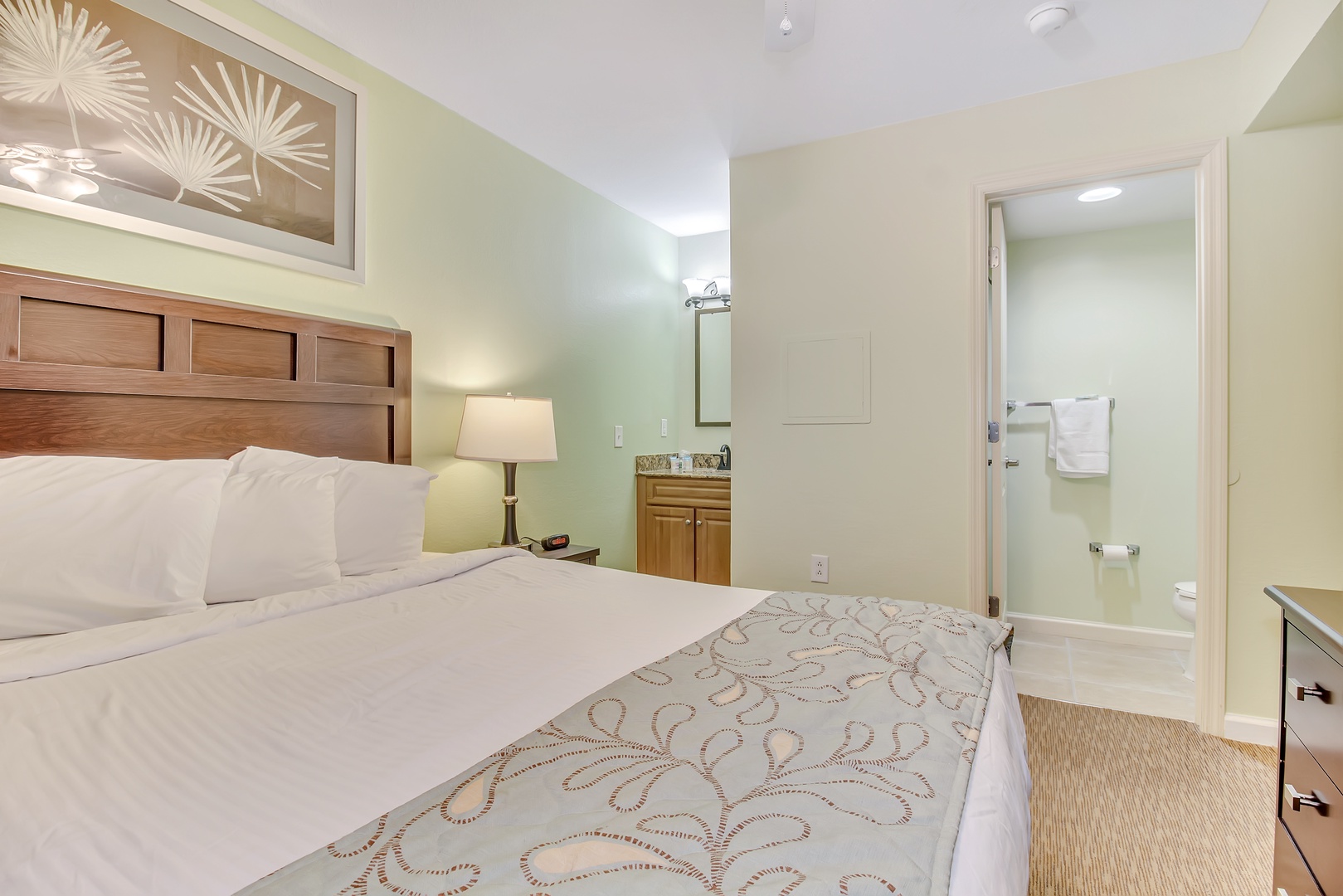 Single Queen Bedroom with Half Bath