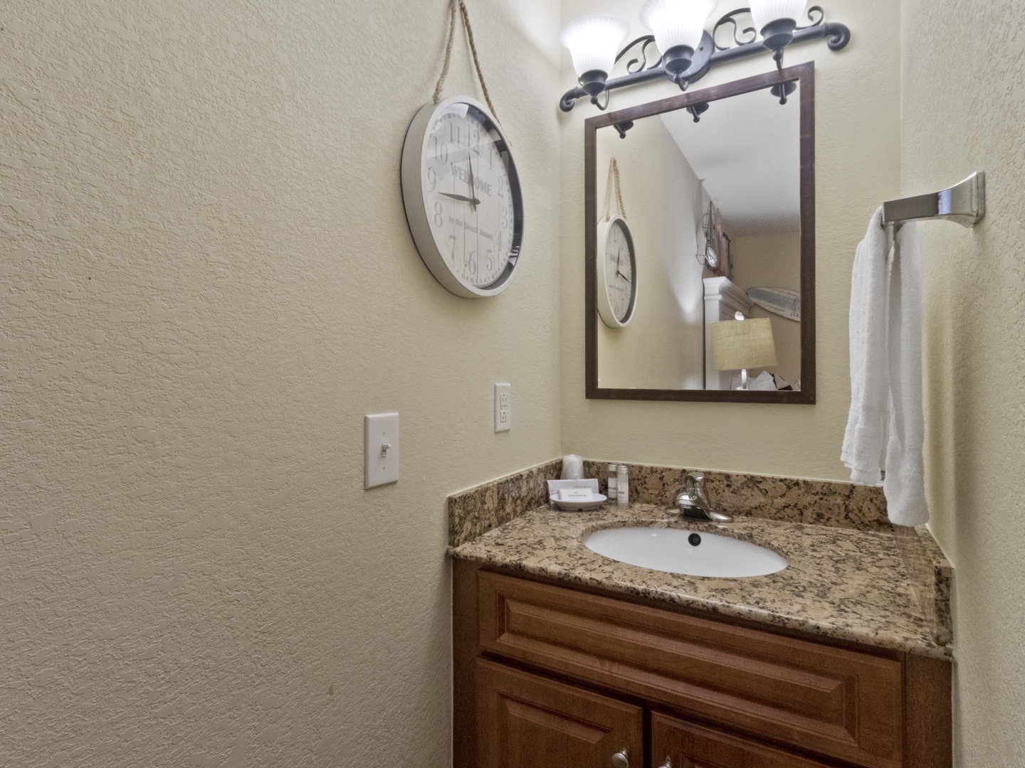 Single Queen Vanity Sink