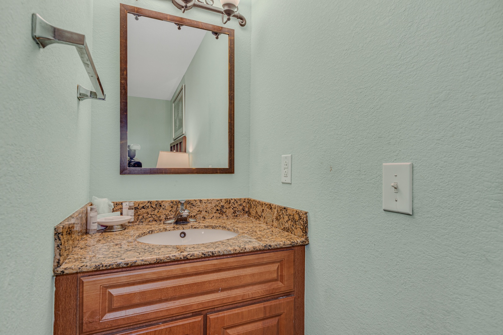 Single Queen Bathroom