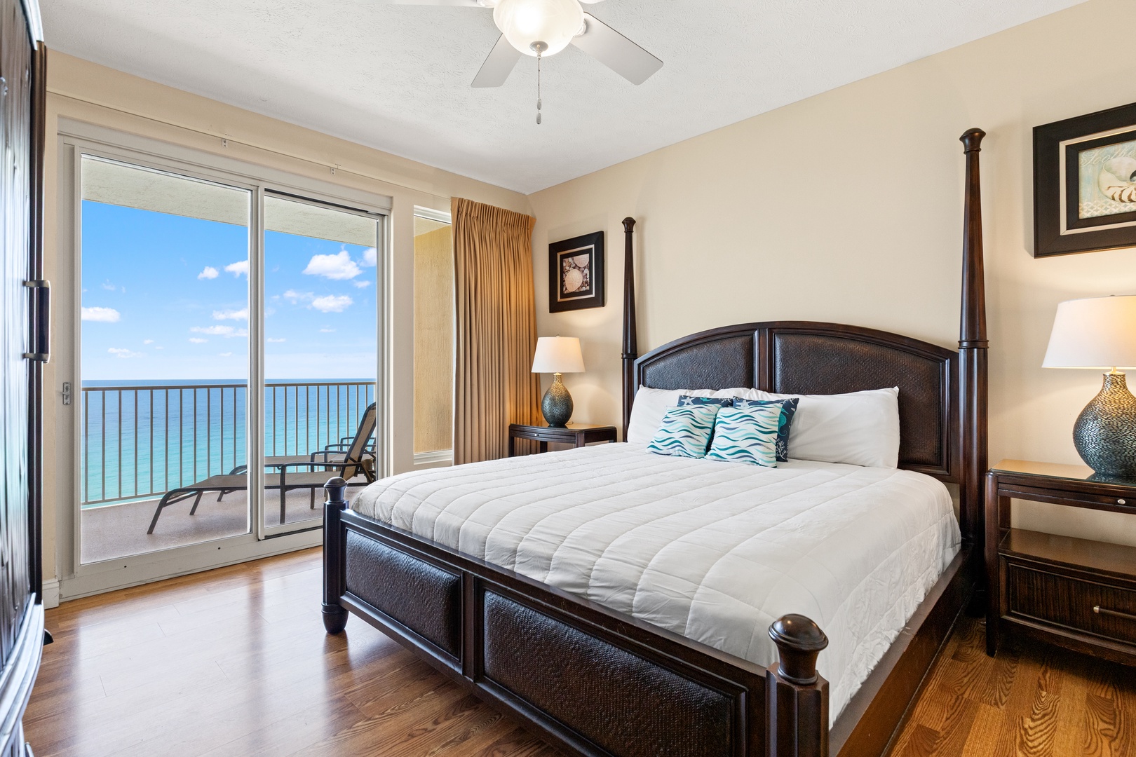 Wake up to stunning sea views from your elegant bedroom, where crisp linens and tropical touches invite relaxation. Step onto your private balcony to feel the ocean breeze and soak in endless turquoise horizons.