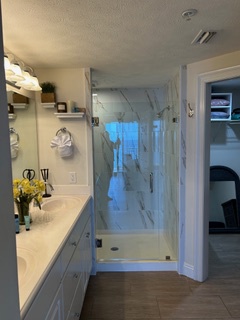 1810 Master bathroom 1