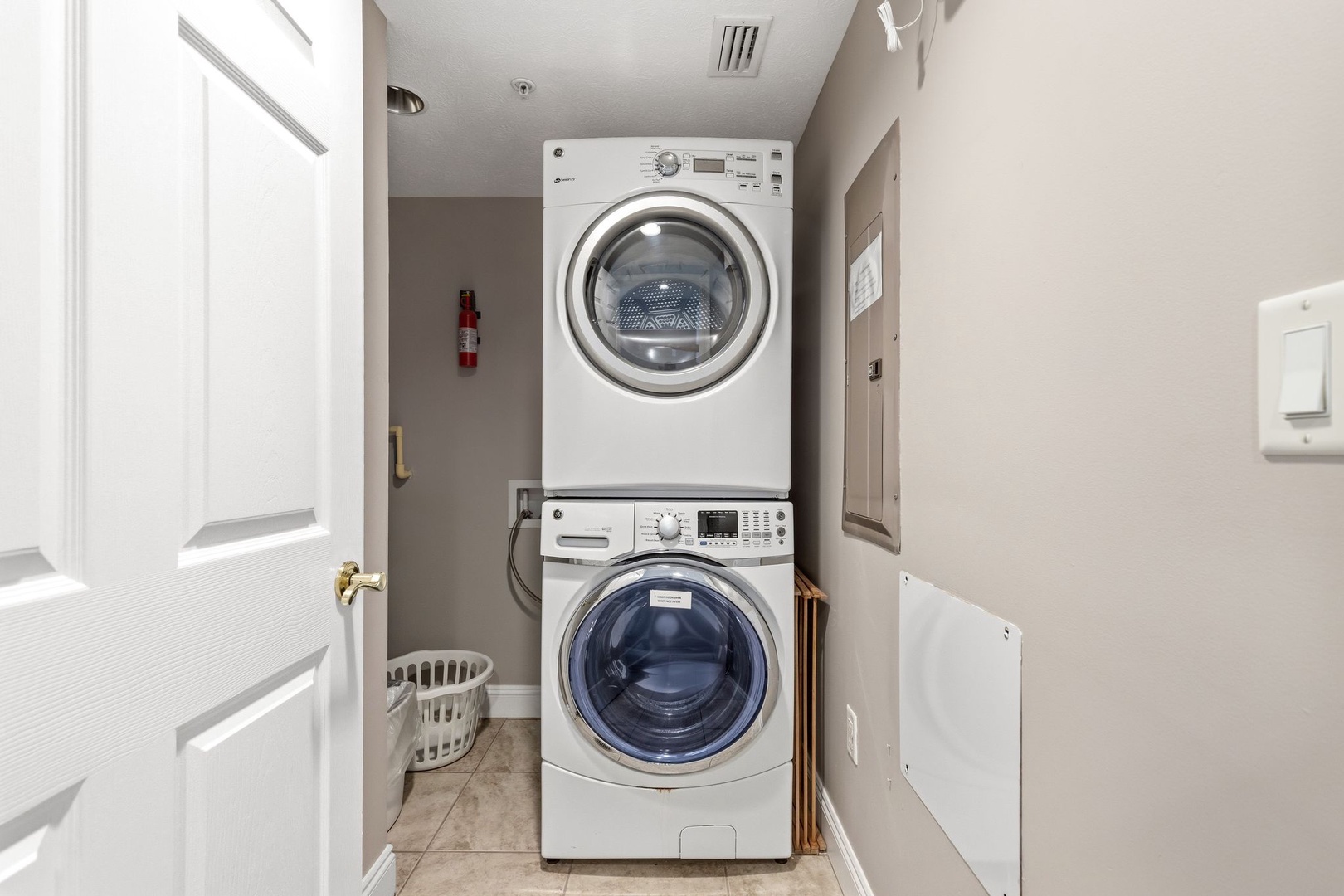 Your own in-unit laundry room makes packing light a breeze—just toss your clothes in and enjoy more time exploring.