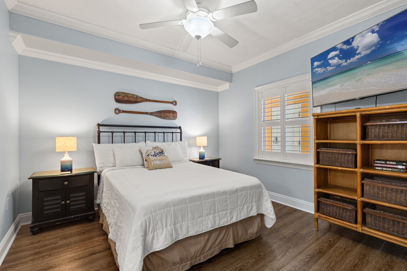 Drift off in your coastal-themed bedroom with nautical oars, ocean artwork, and thoughtful storage for all your vacation essentials.