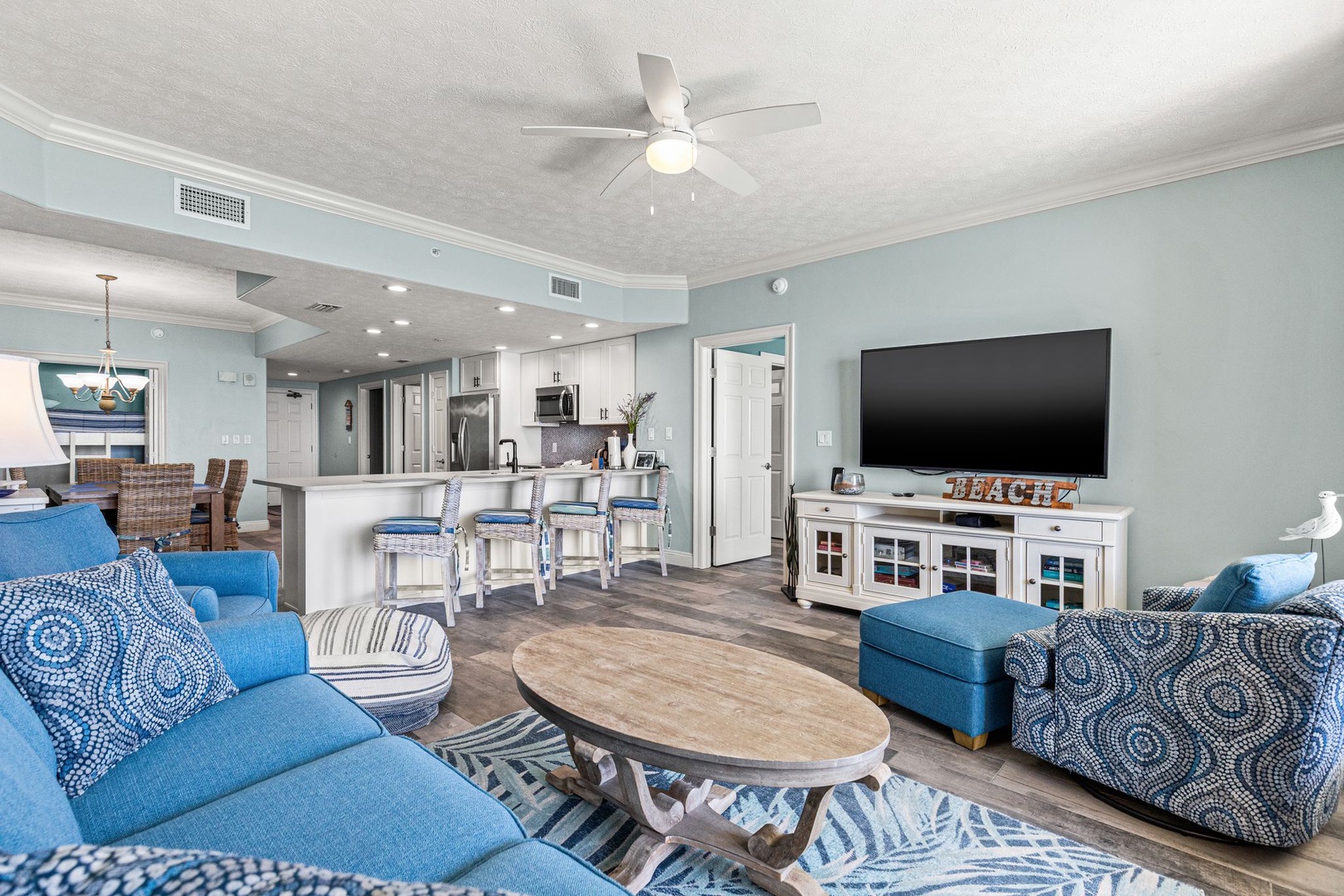 5004 Thomas Dr, Panama City Beach, FL 32408, USA 1606 21