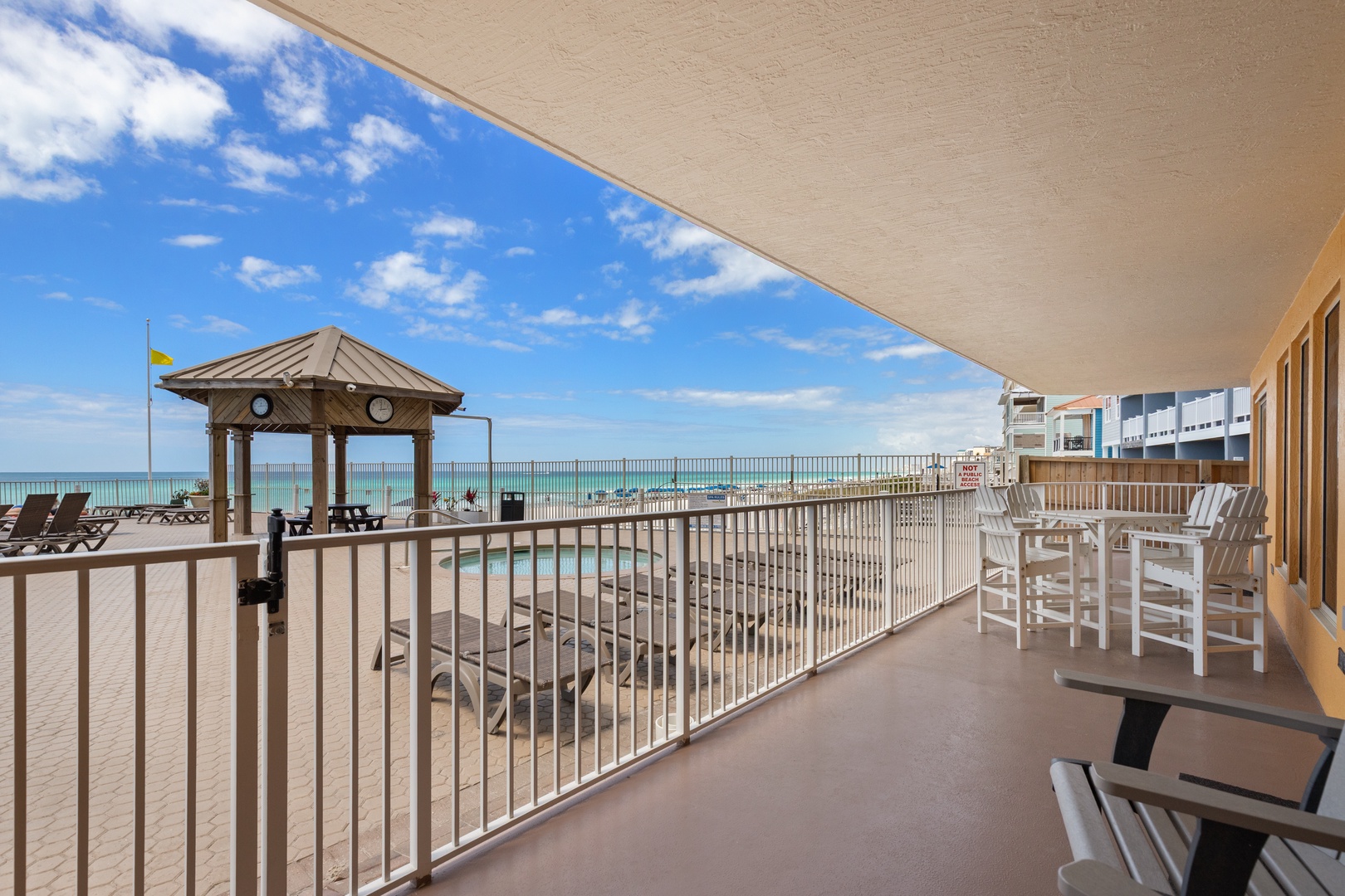 5004 Thomas Dr, Panama City Beach, FL 32408, USA 112 28