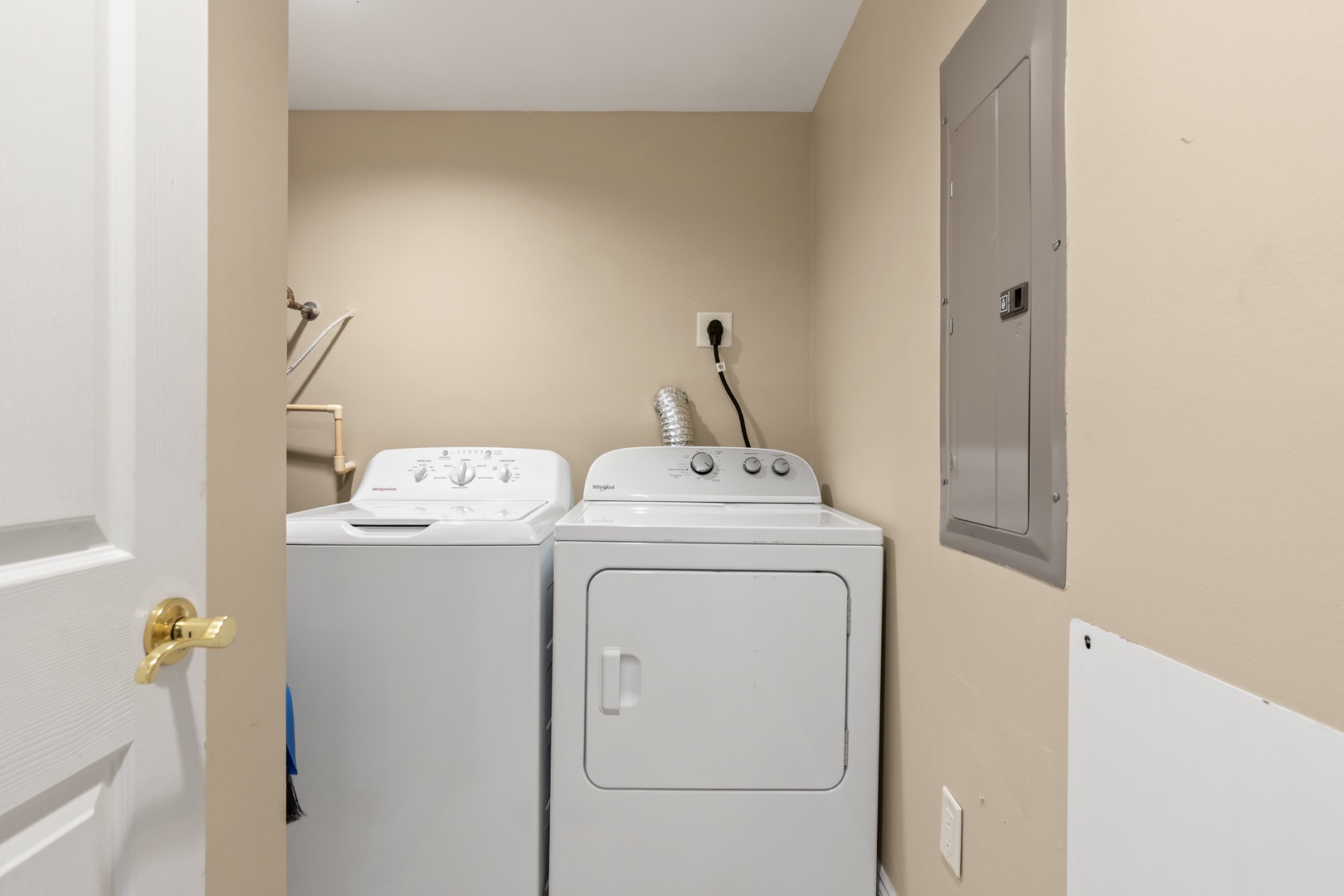 Enjoy the convenience of in-unit laundry facilities, making your stay effortless and giving you more time to relax and explore.