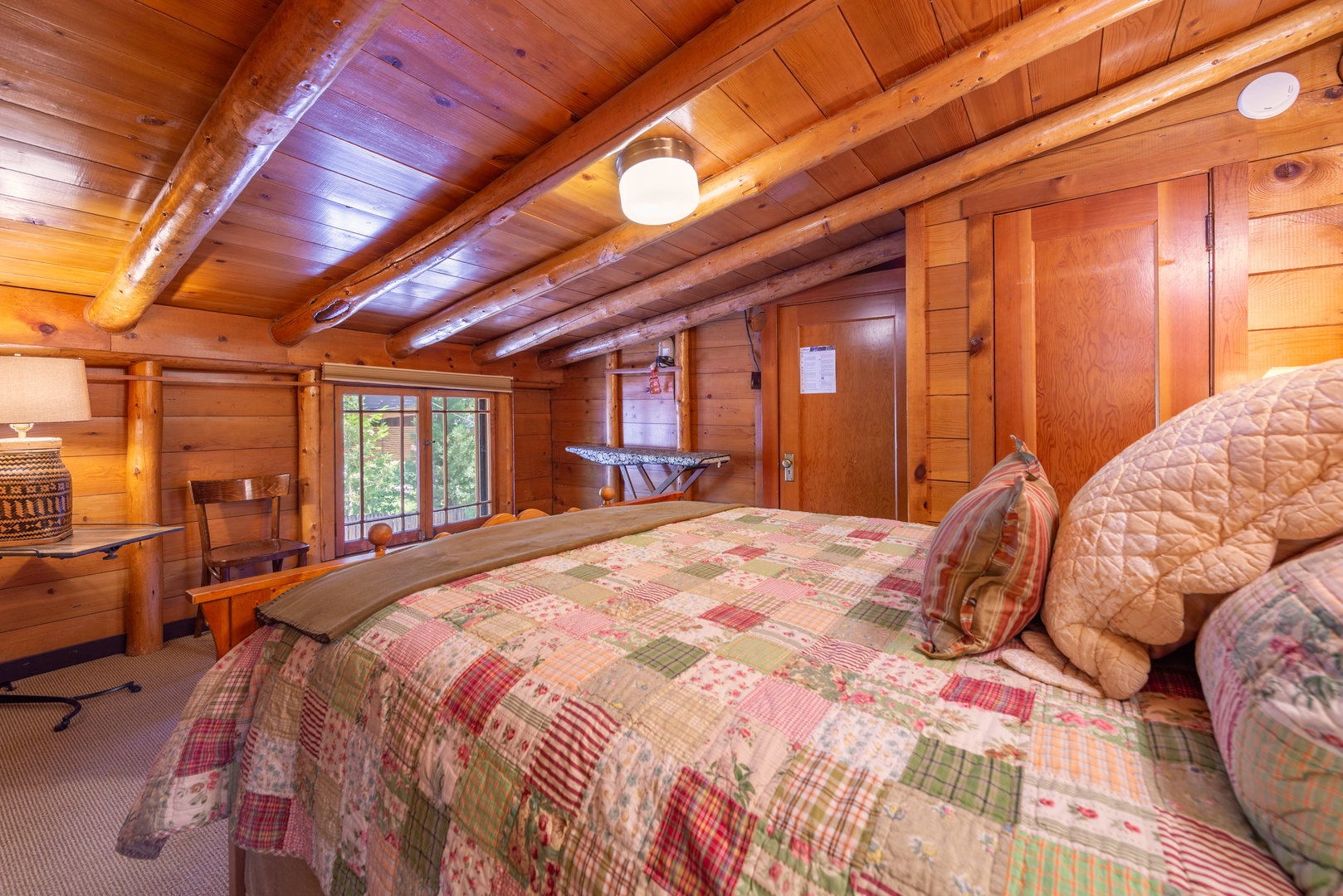Bedroom #7 Queen - Floor 2 (Gingerbread Cottage)