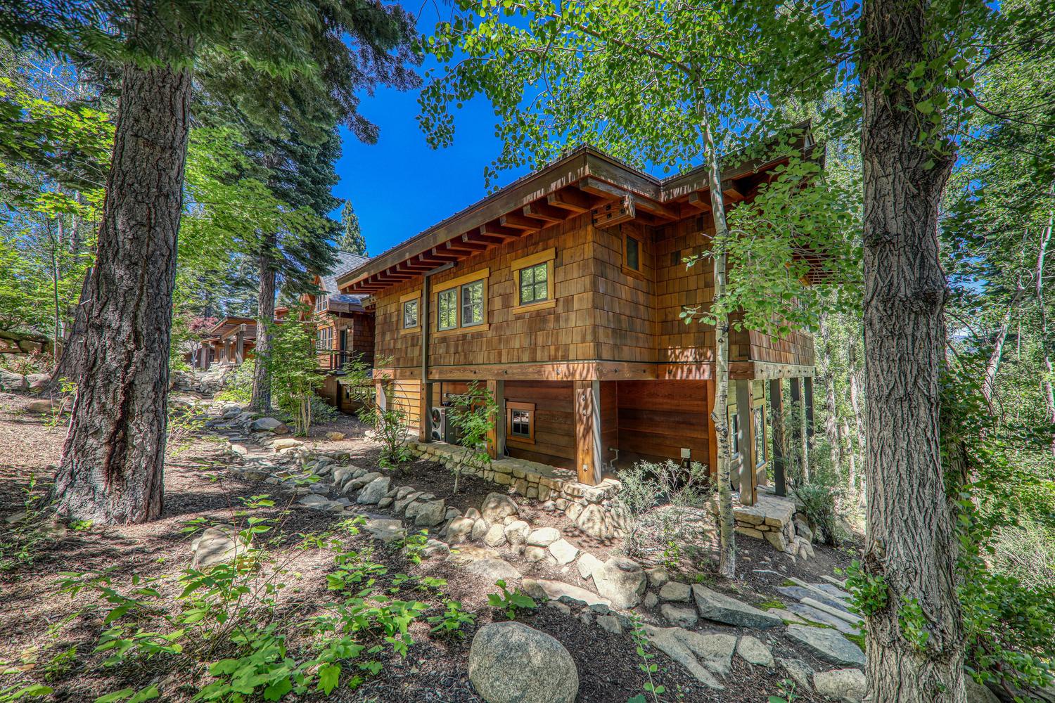 2221 Silver Fox Truckee CA-large-029-029-Exterior-1500x1000-72dpi