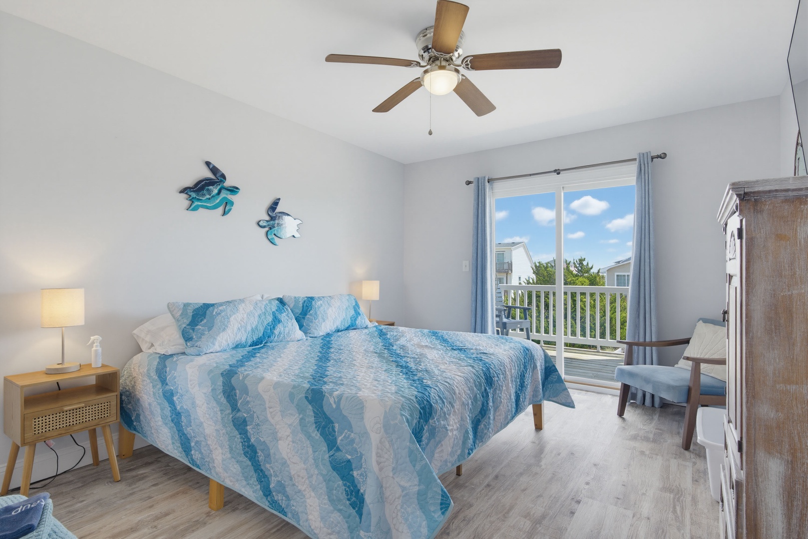 Blue turtle king bedroom