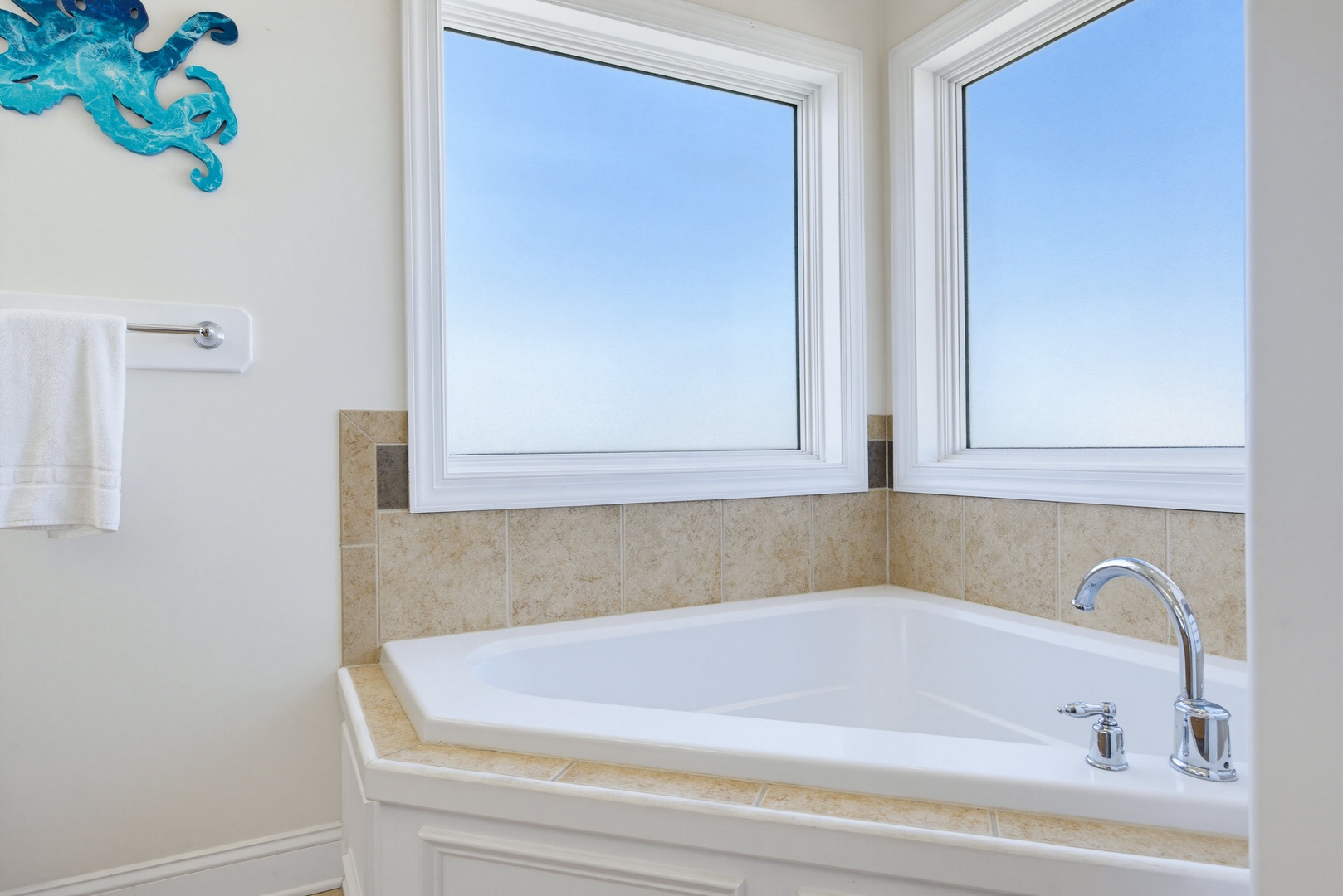 Bedroom 1 Tub