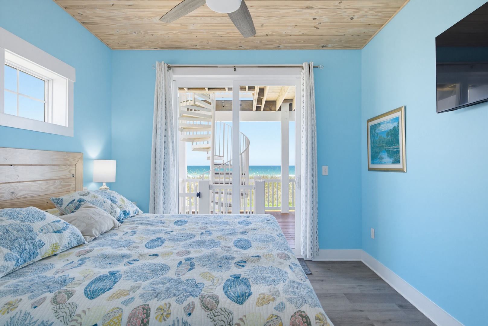 Bedroom balcony doors