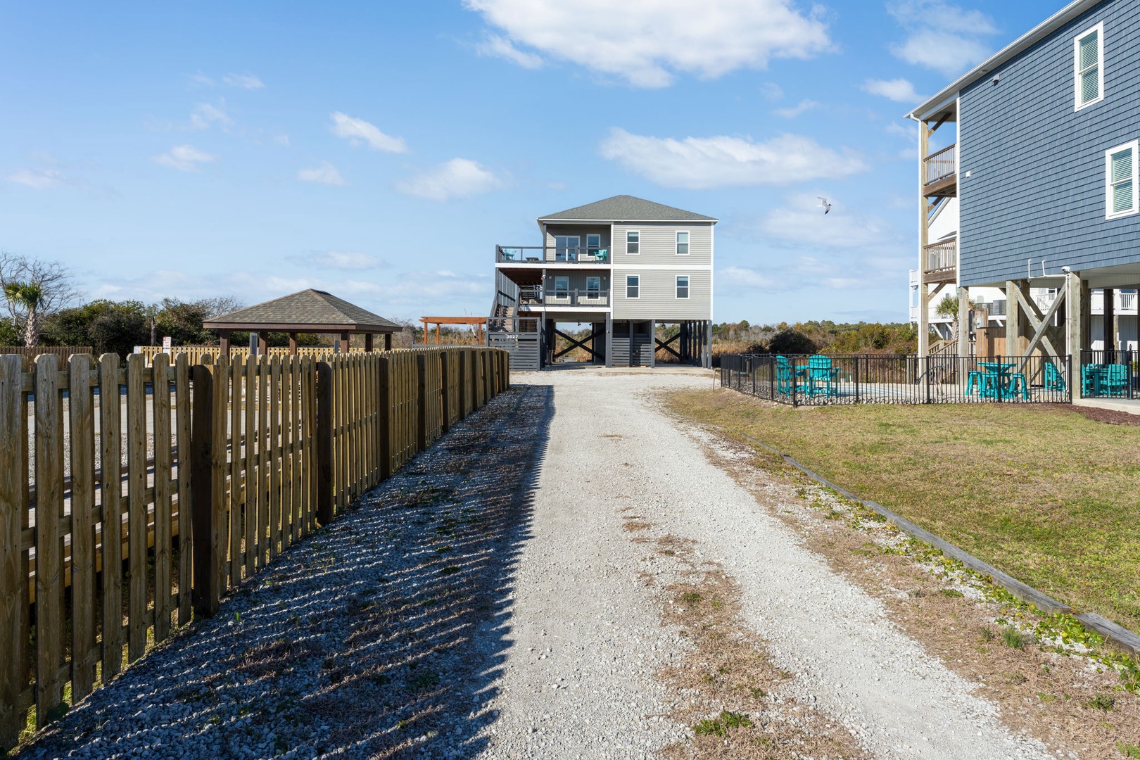 3627 Island Drive sales-listing photo 48