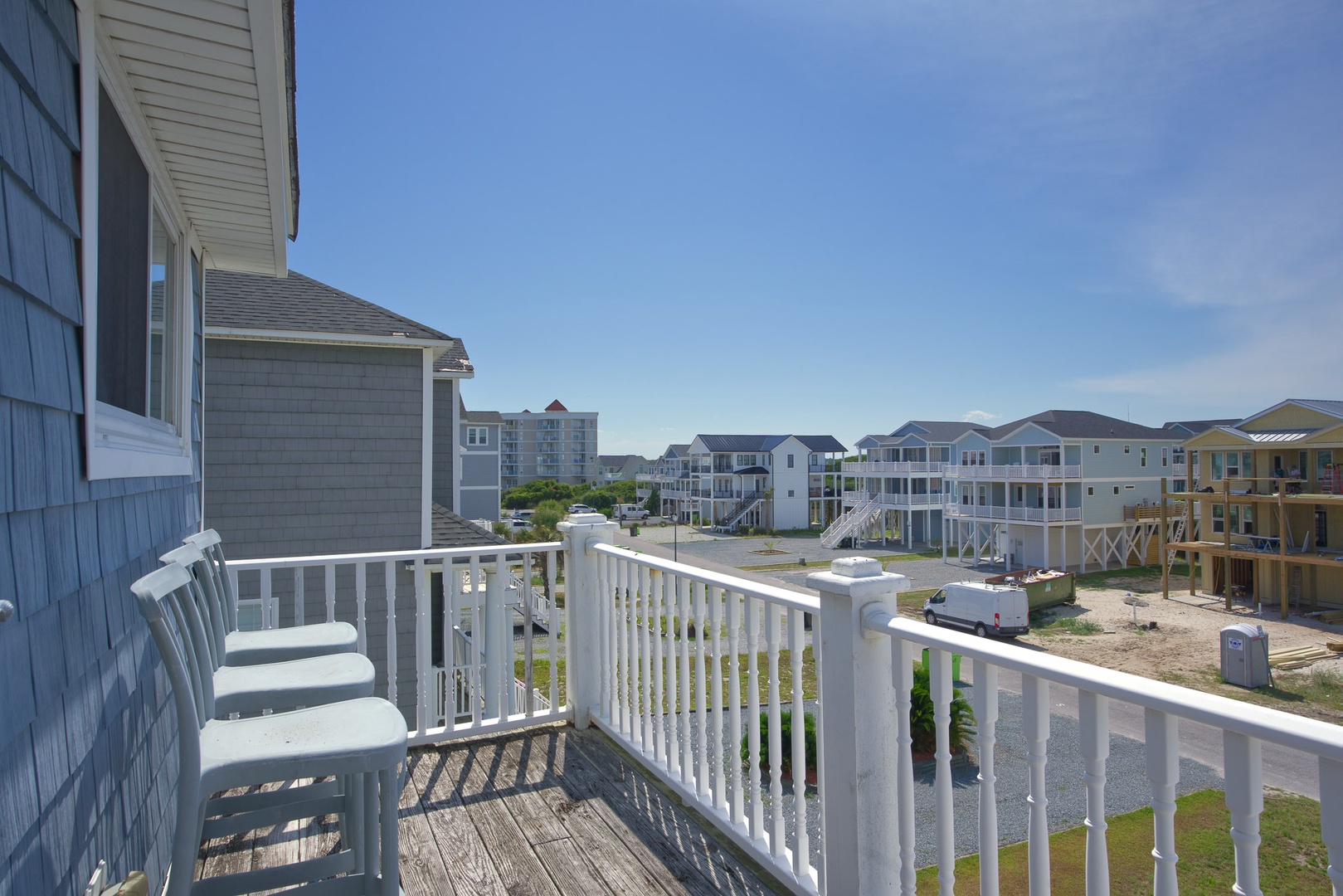 Side Deck Neighborhood