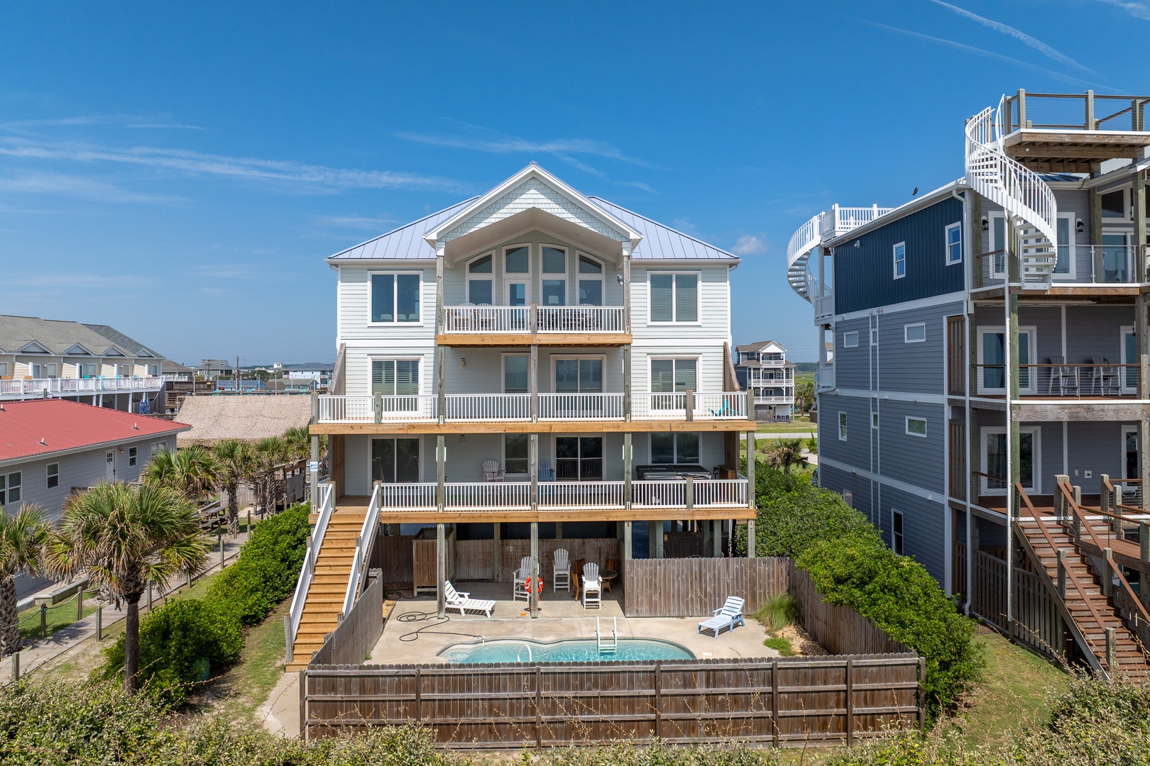 Oceanfront Facade Pool