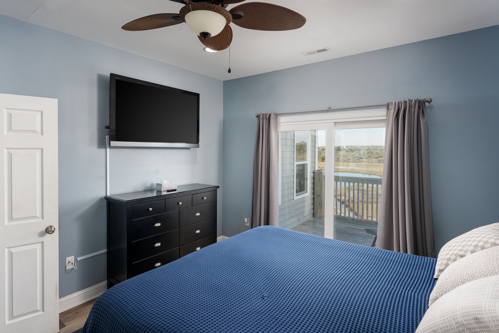 3627 Island Drive sales-listing photo 26
