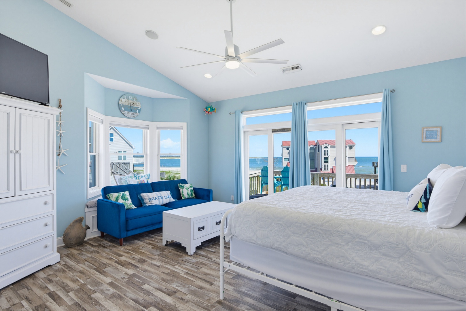 Bedroom 1 King