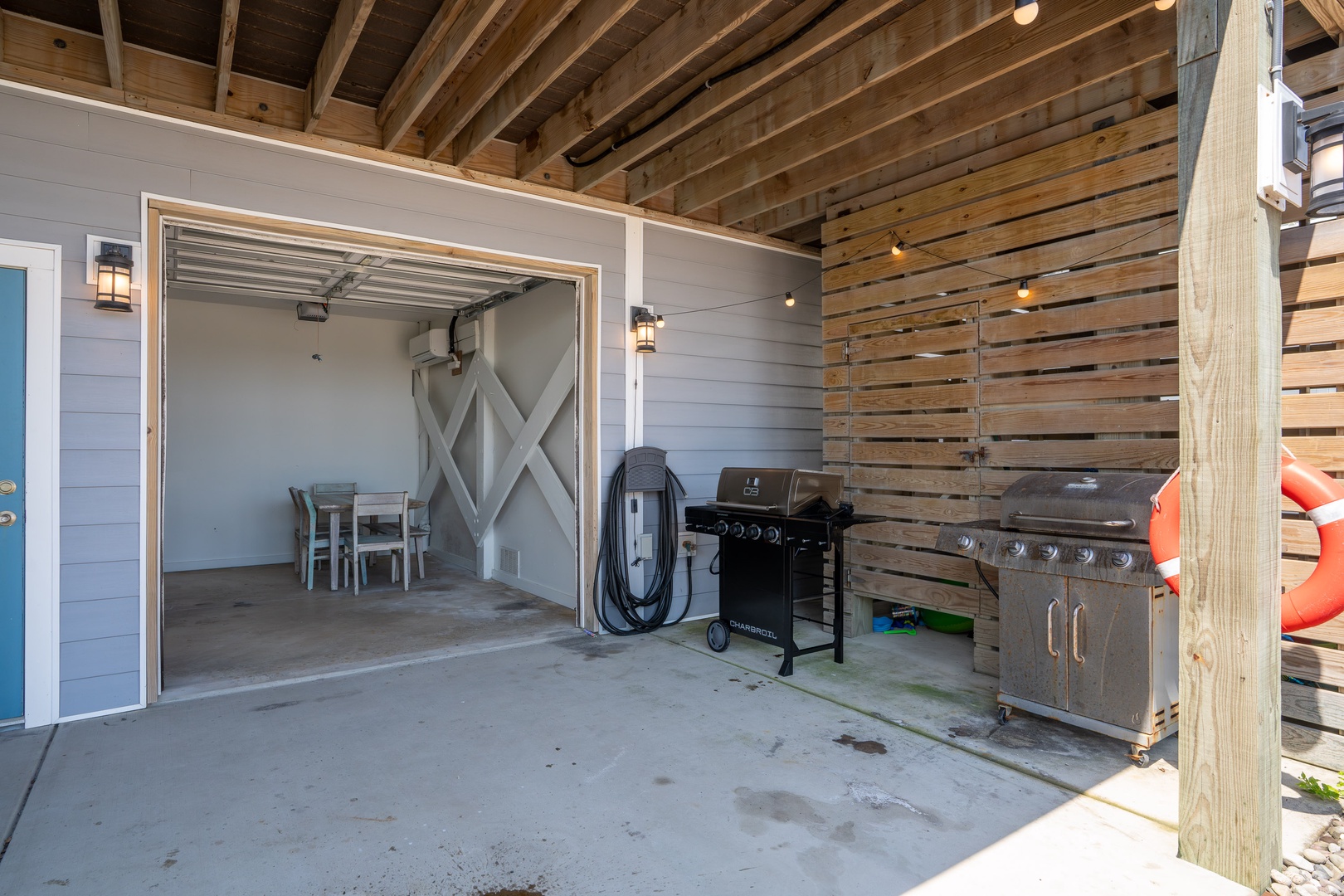 Grill and Dining