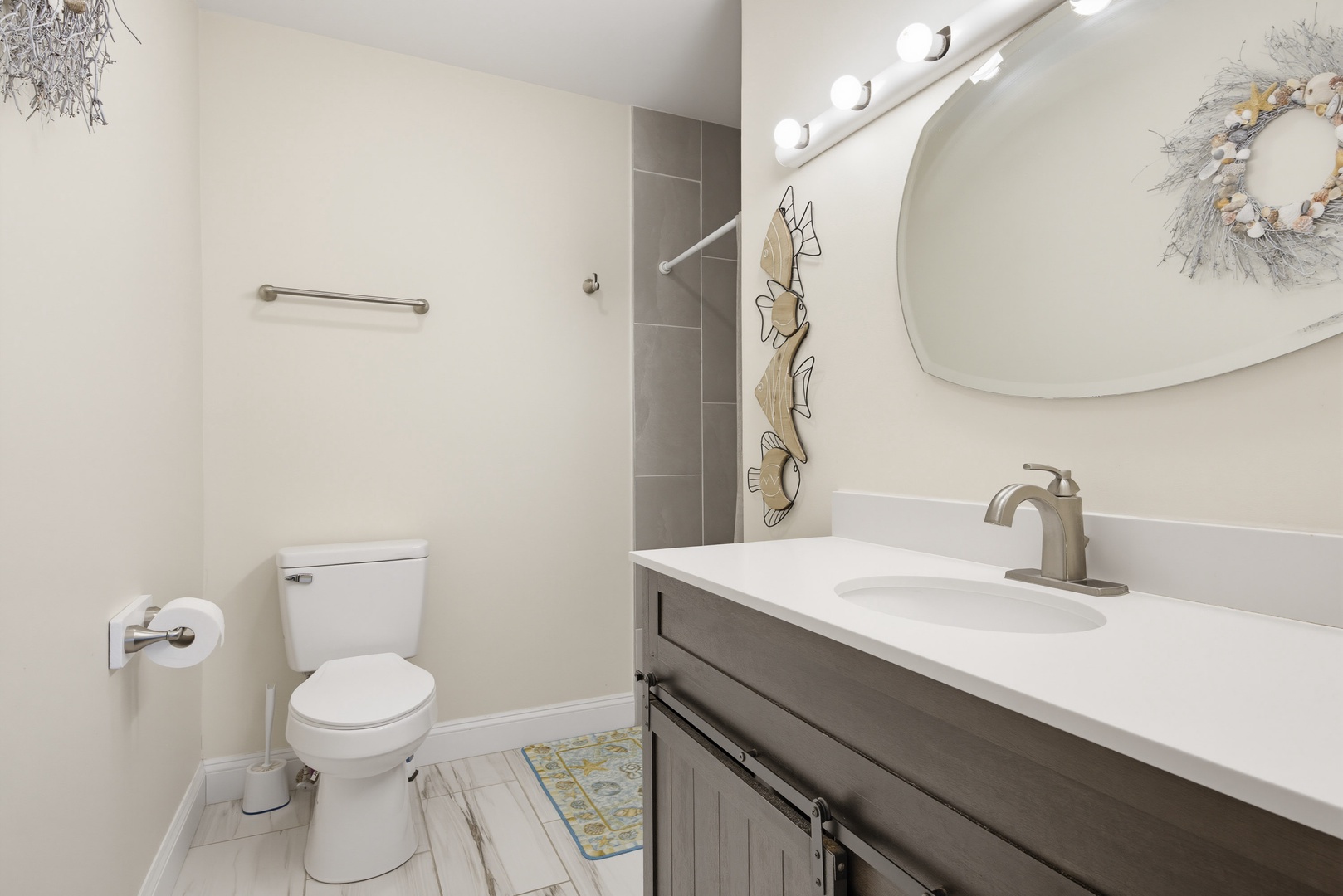 Queen Ensuite Bathroom