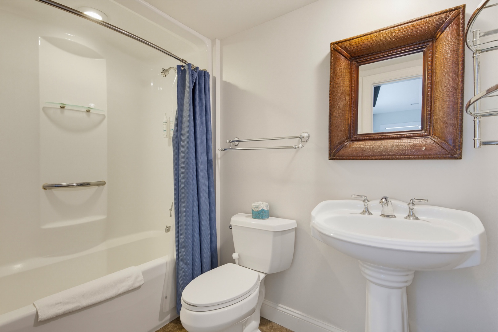 En-Suite Full Bath