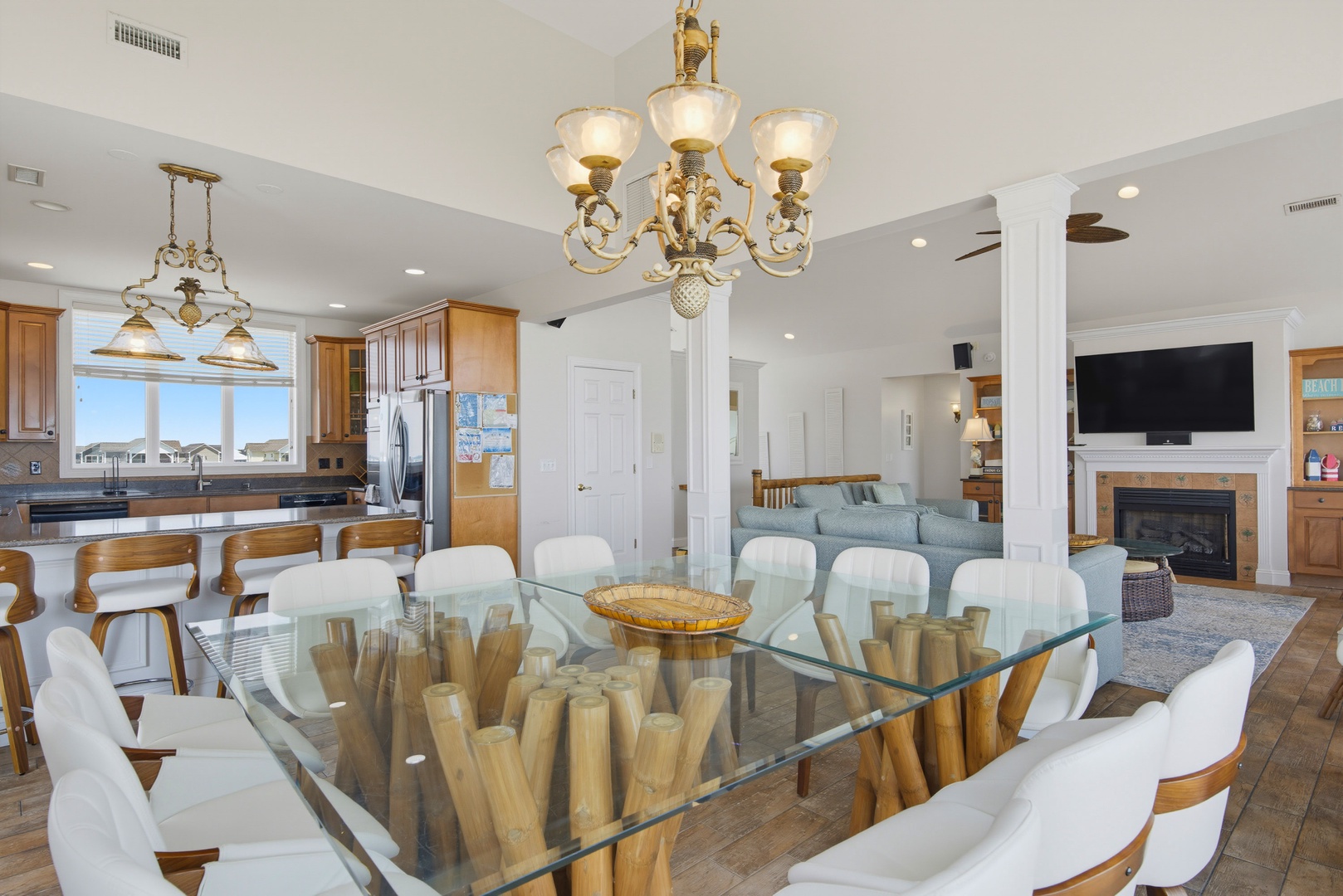 Dining Breakfast Bar