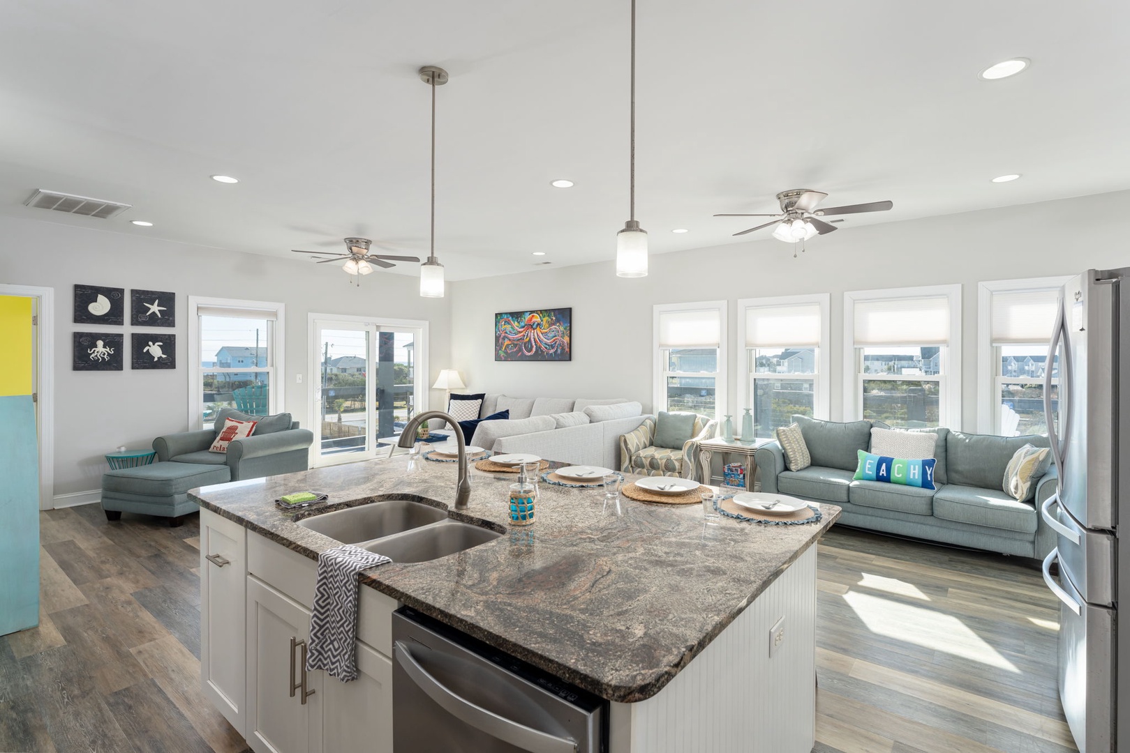 3627 Island Drive sales-listing photo 18
