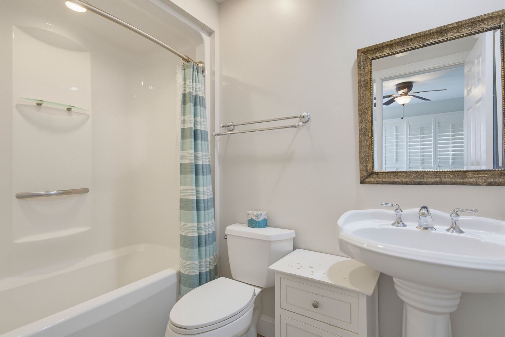 En-Suite Full Bath