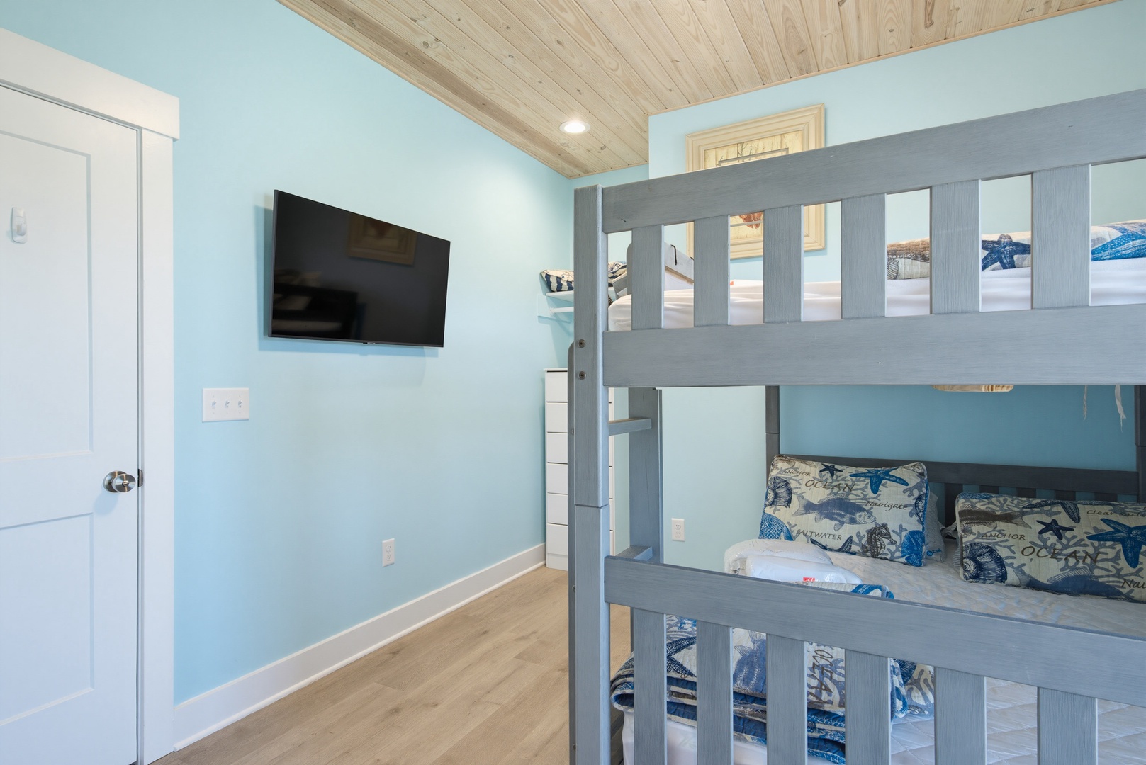 Bunk bed television