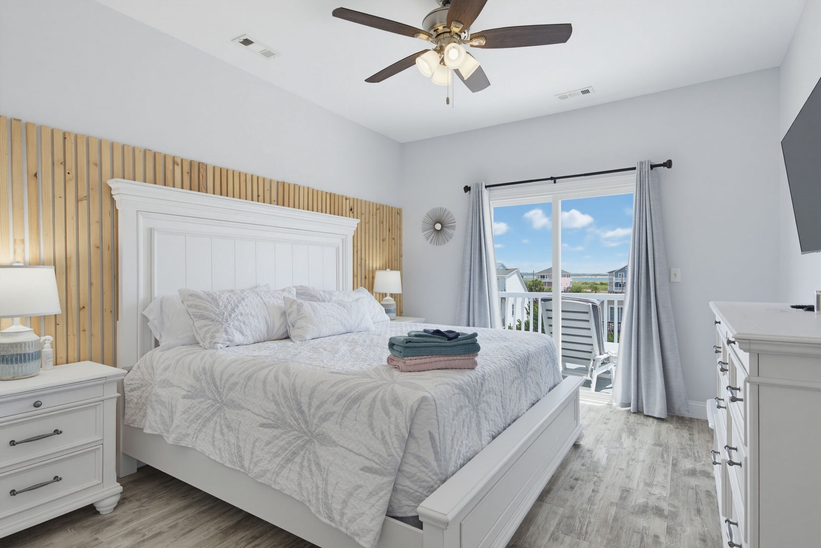 King bedroom 1