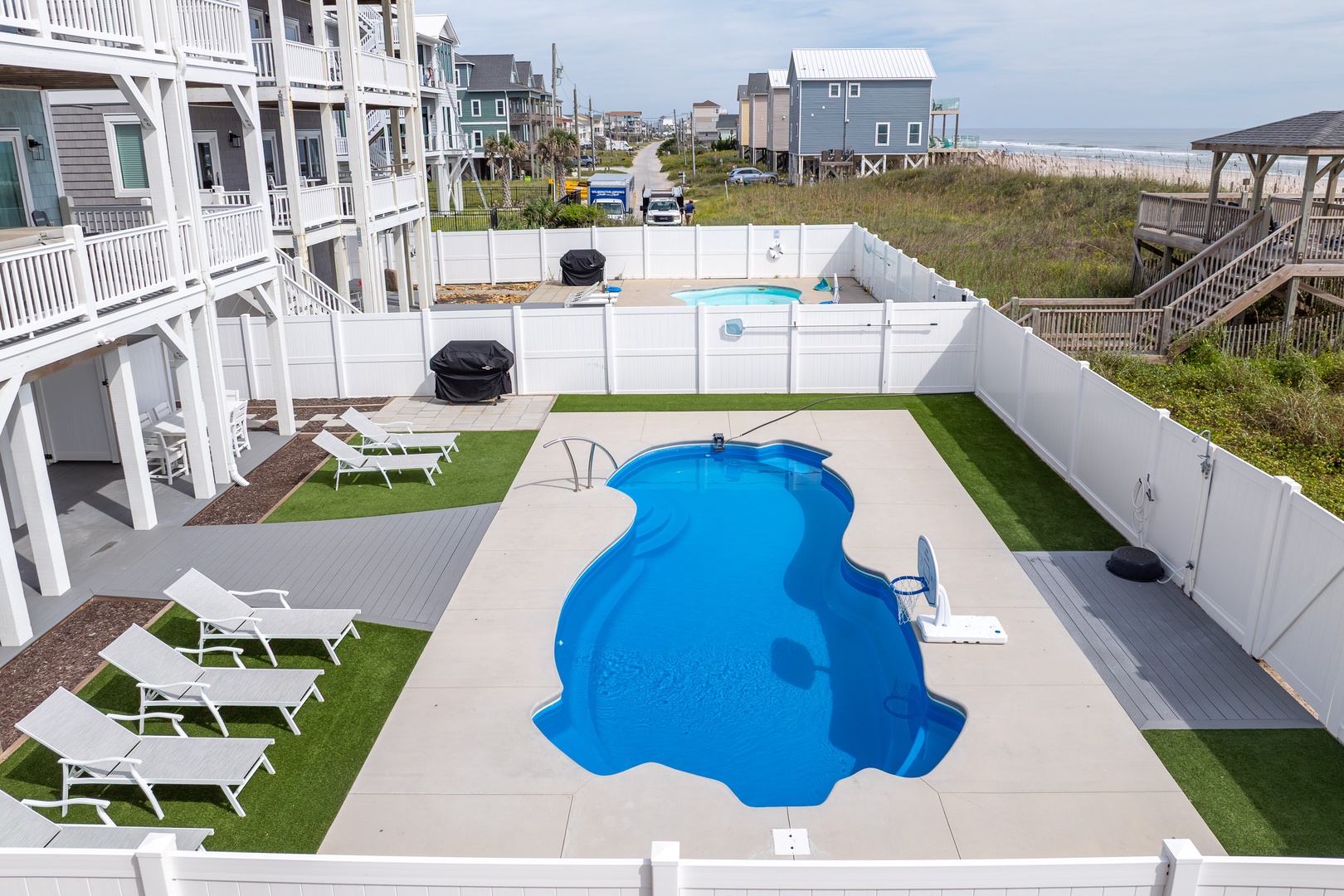 Private fenced pool