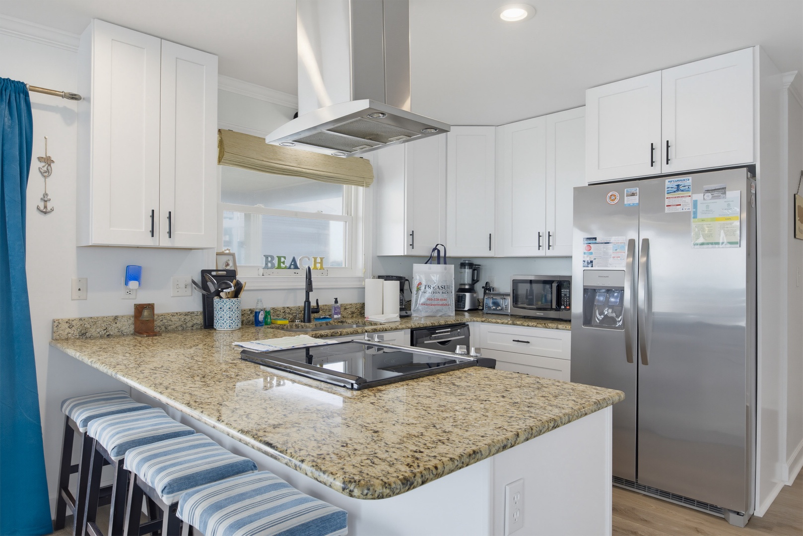 Full kitchen