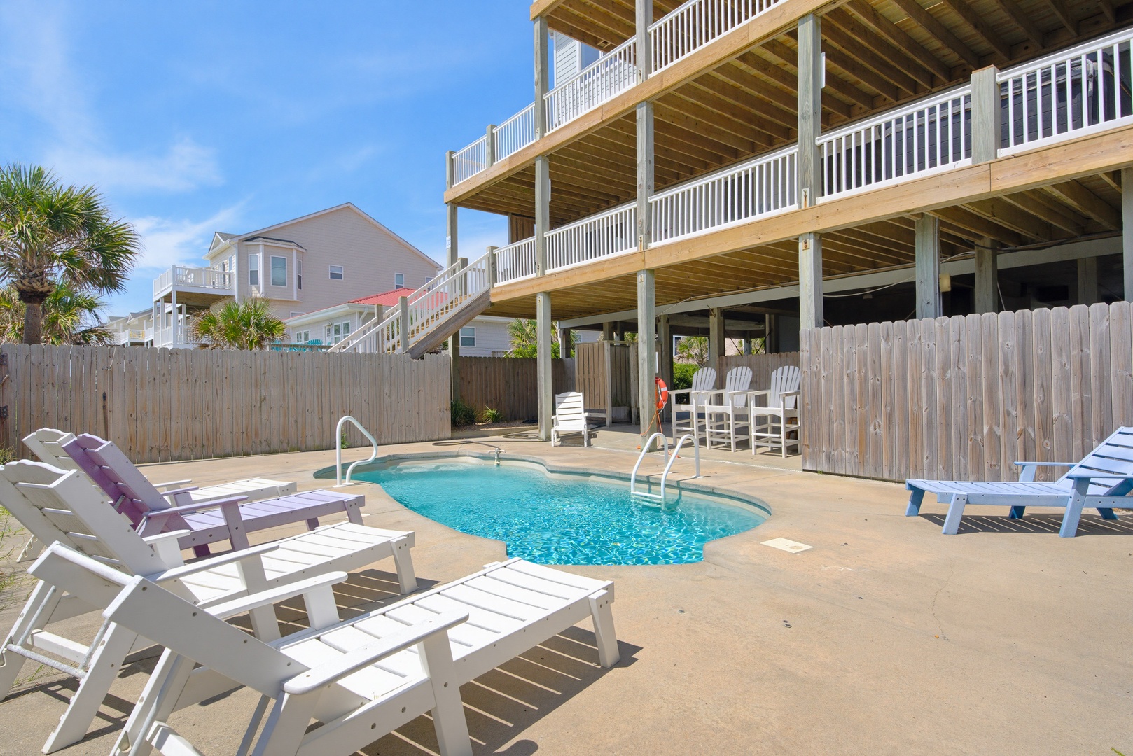 Pool Sun Deck