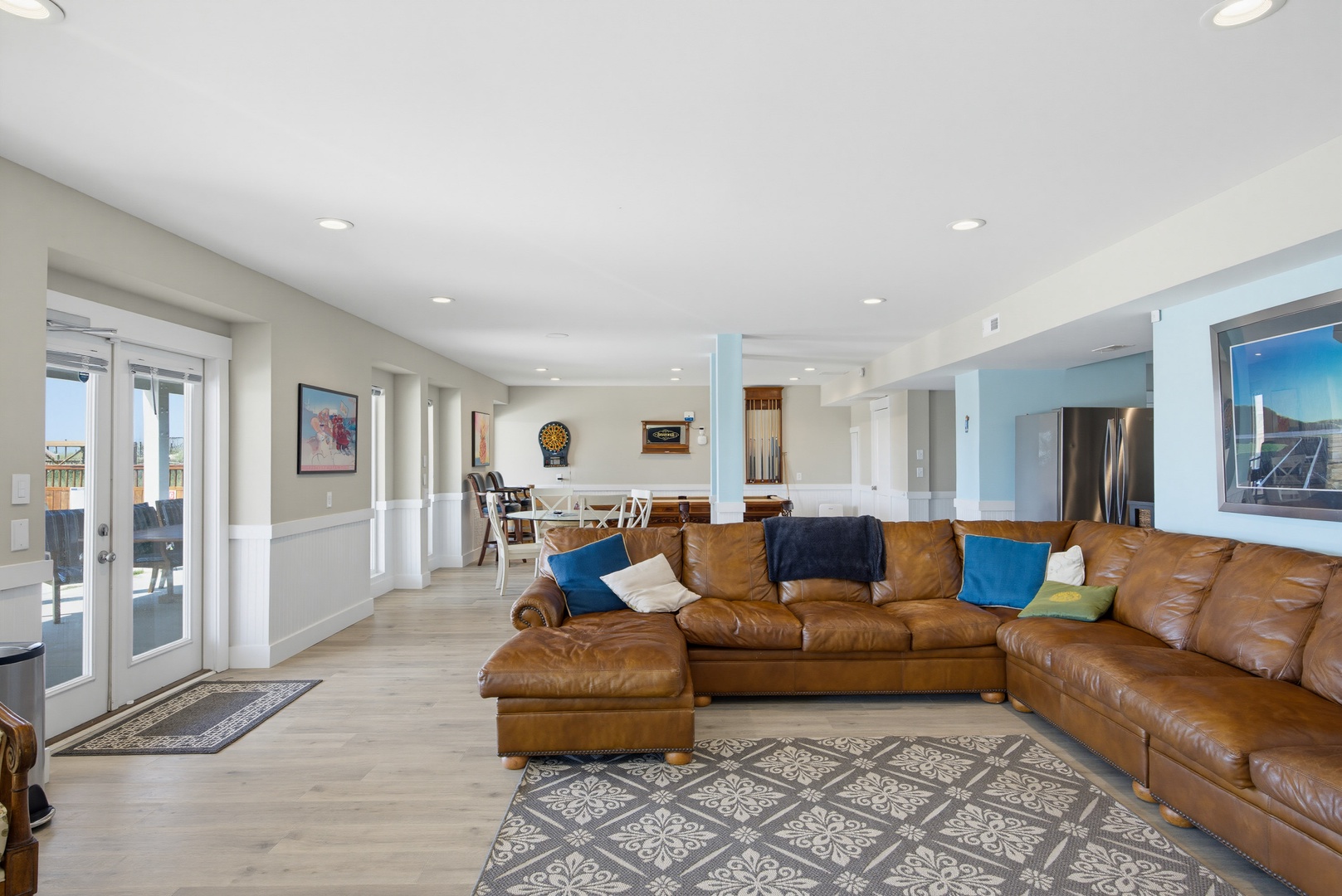 Lower living couch