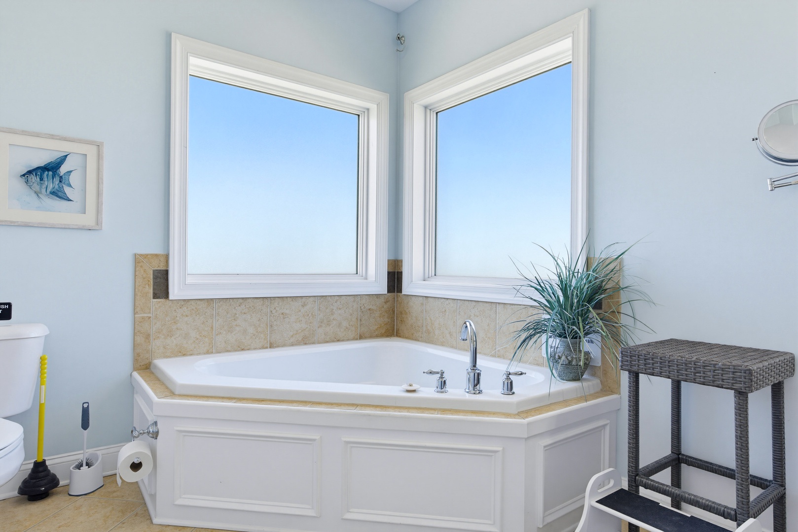 Bedroom 6 Tub