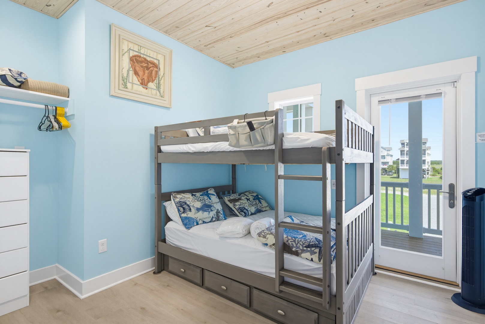 Bunk bed room