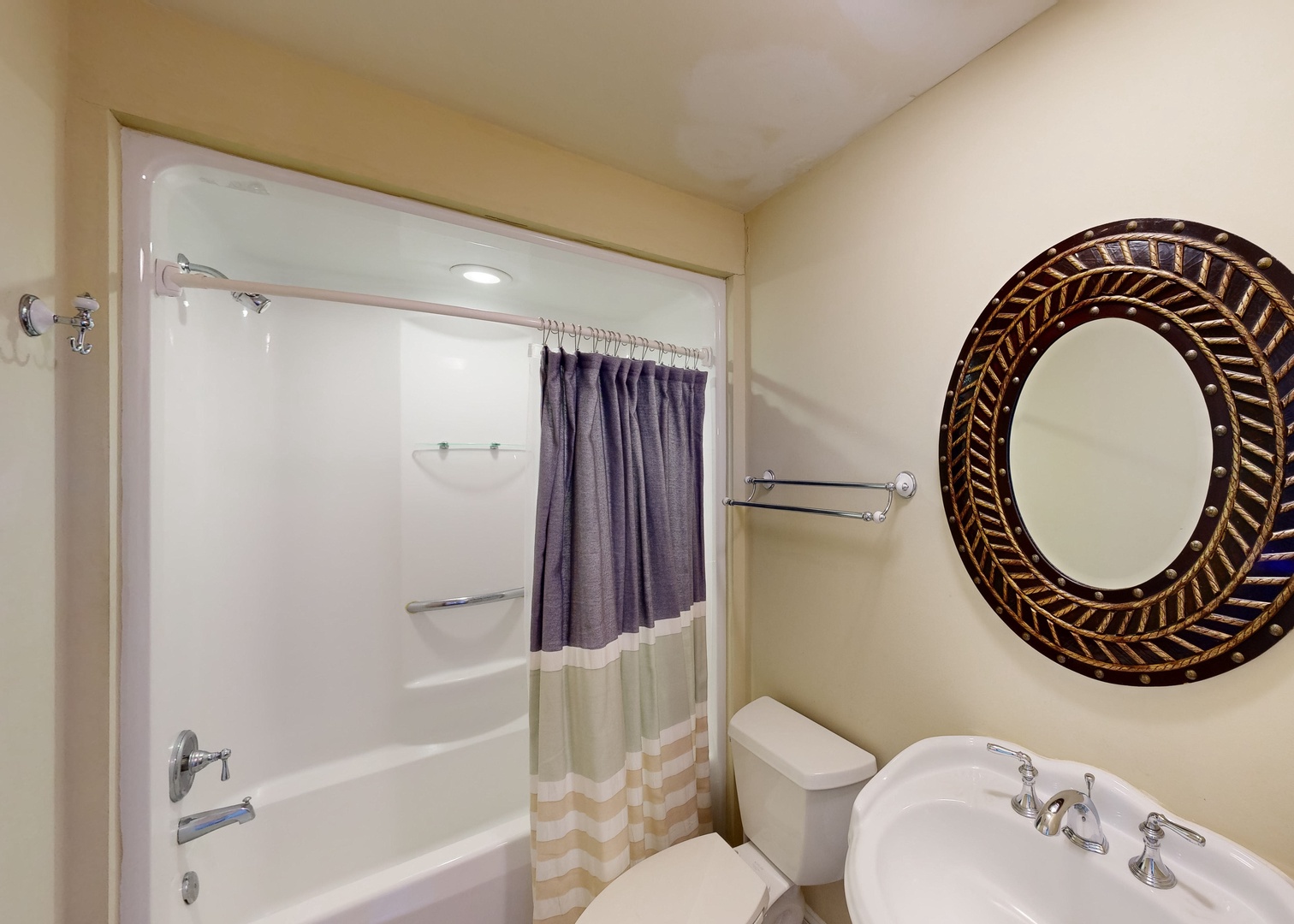 Your private bathroom offers everything you need to refresh after a day of exploring. The tub-shower combo and thoughtful amenities make it easy to unwind.