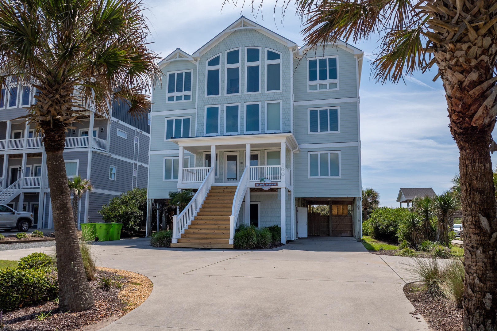 Front Exterior Drive