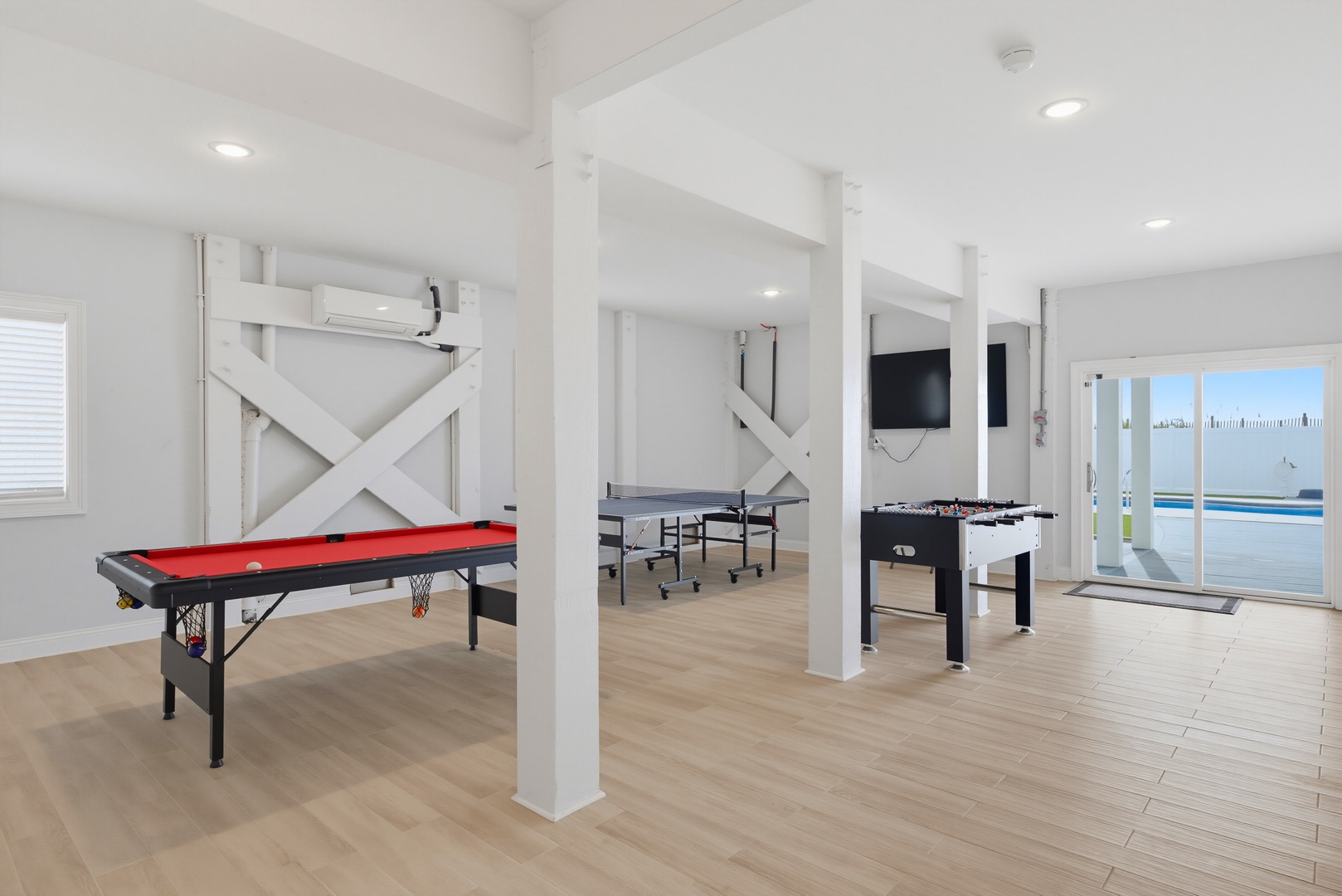 Pool table