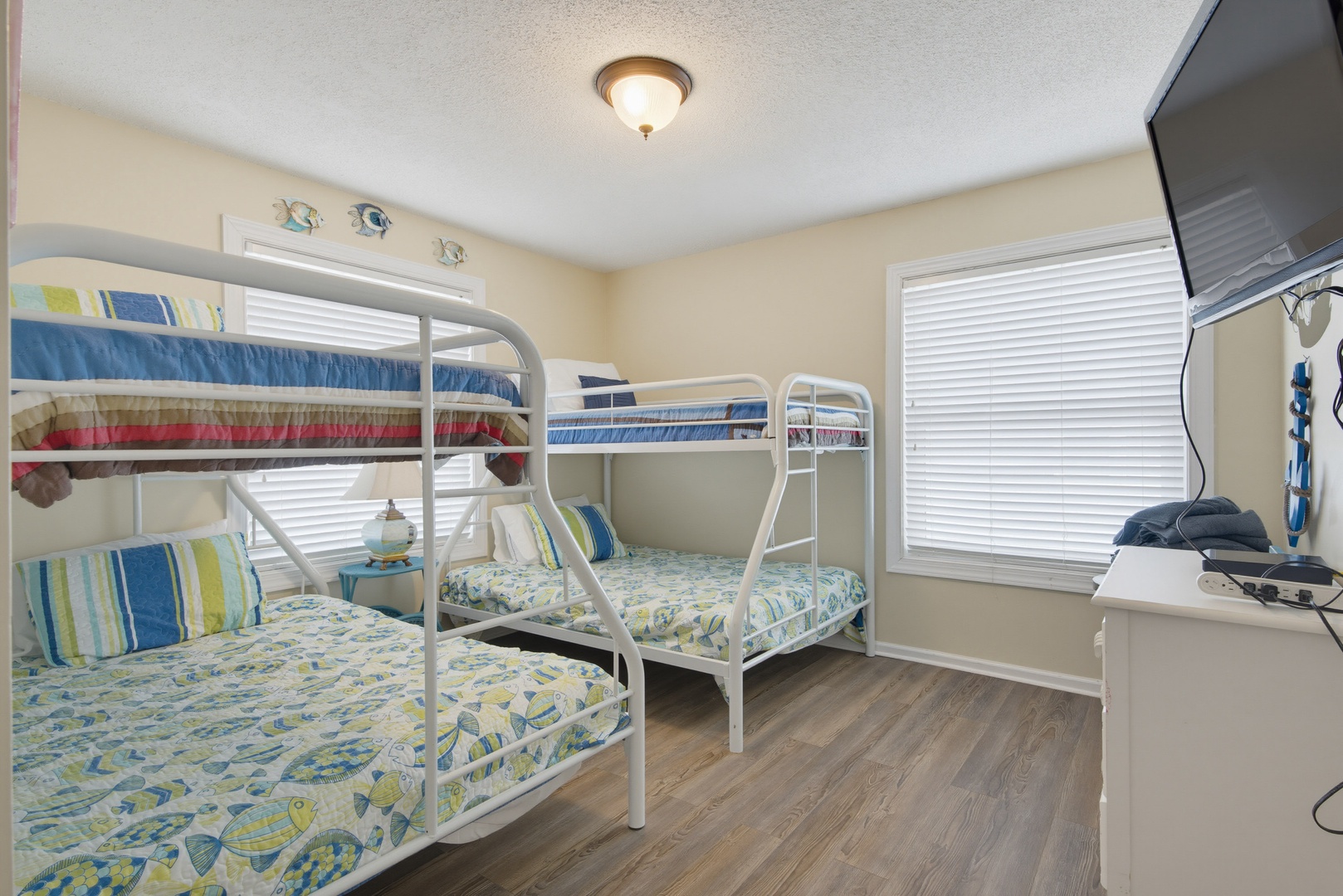 Bunk bedroom