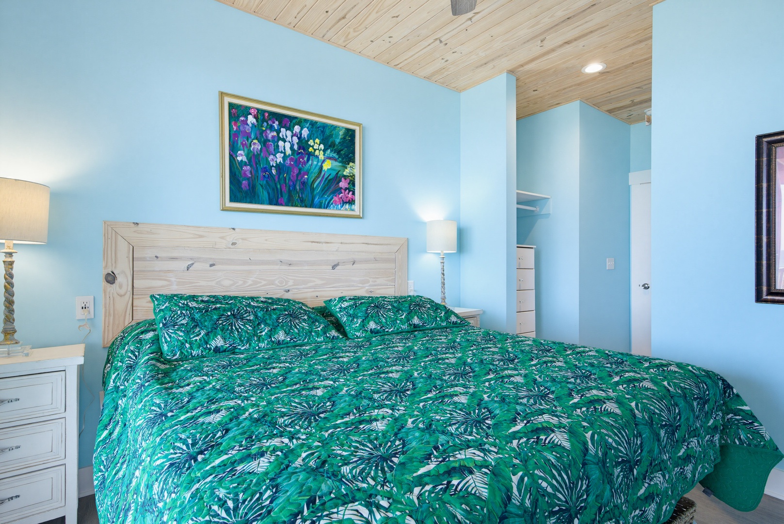 Green bed room