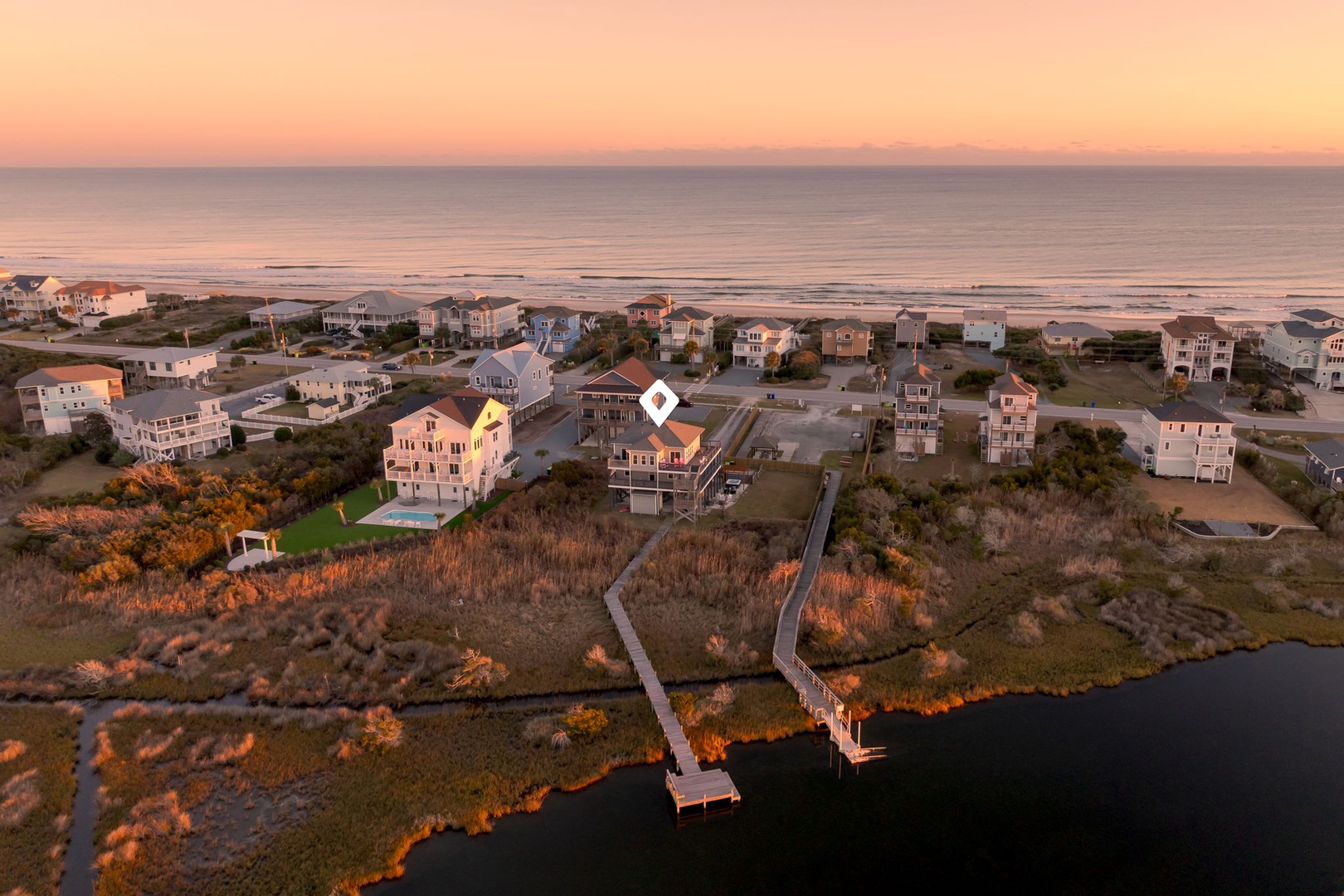 3627 Island Drive sales-listing photo 2