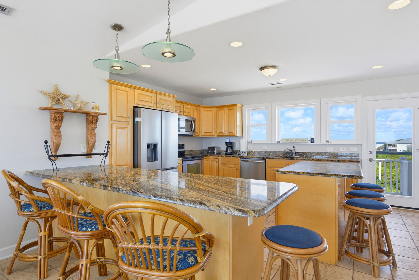 Kitchen Breakfast Bar