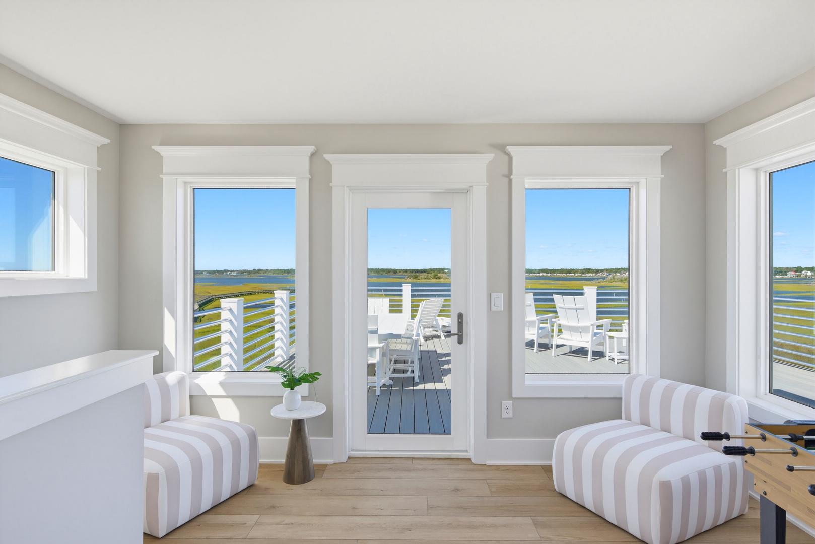 Deck Door Lounge