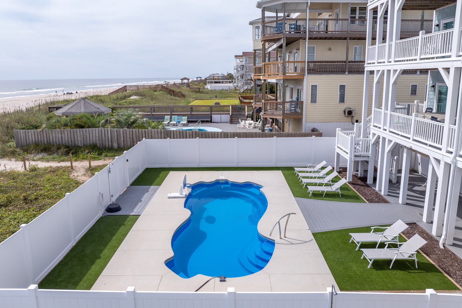 Pool aerial