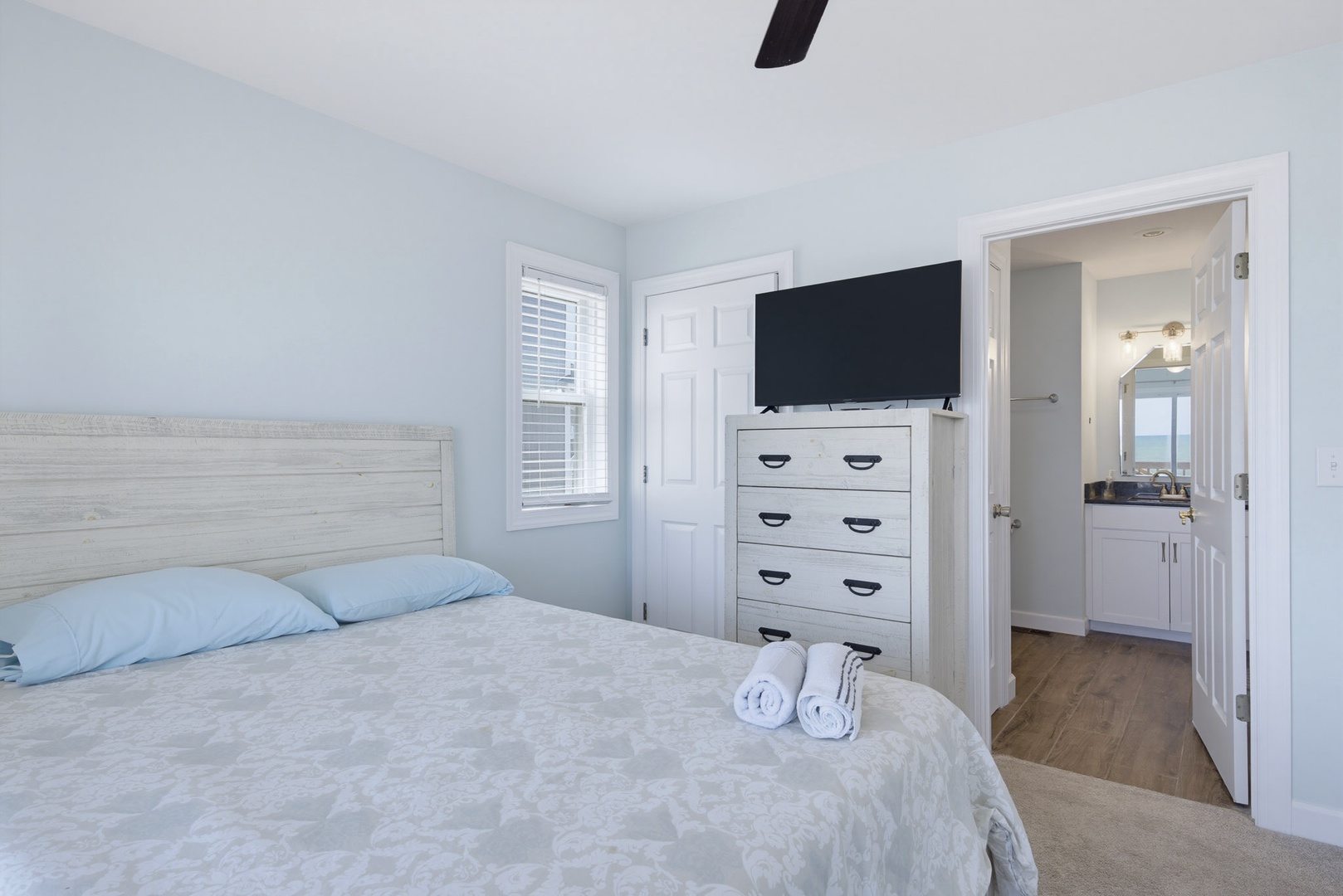 Queen Bedroom Dresser
