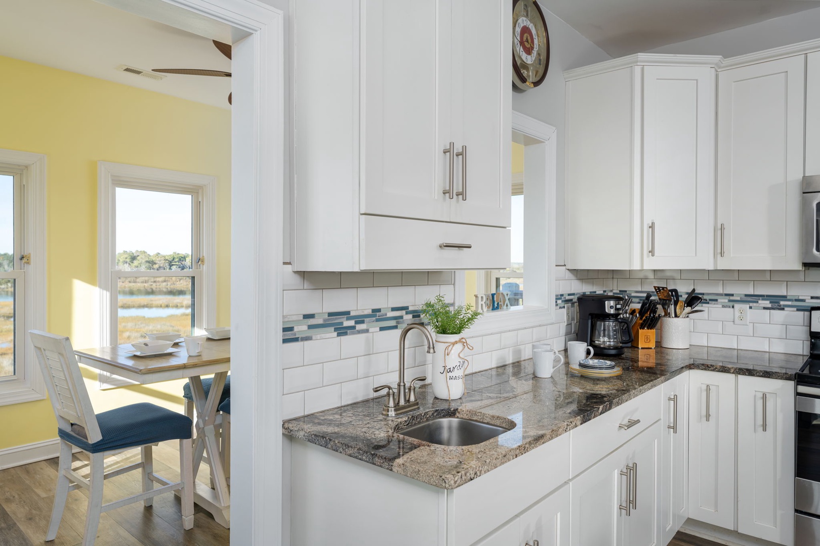 3627 Island Drive sales-listing photo 22