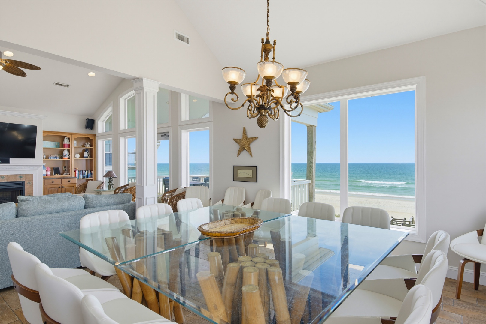 Dining with Ocean View