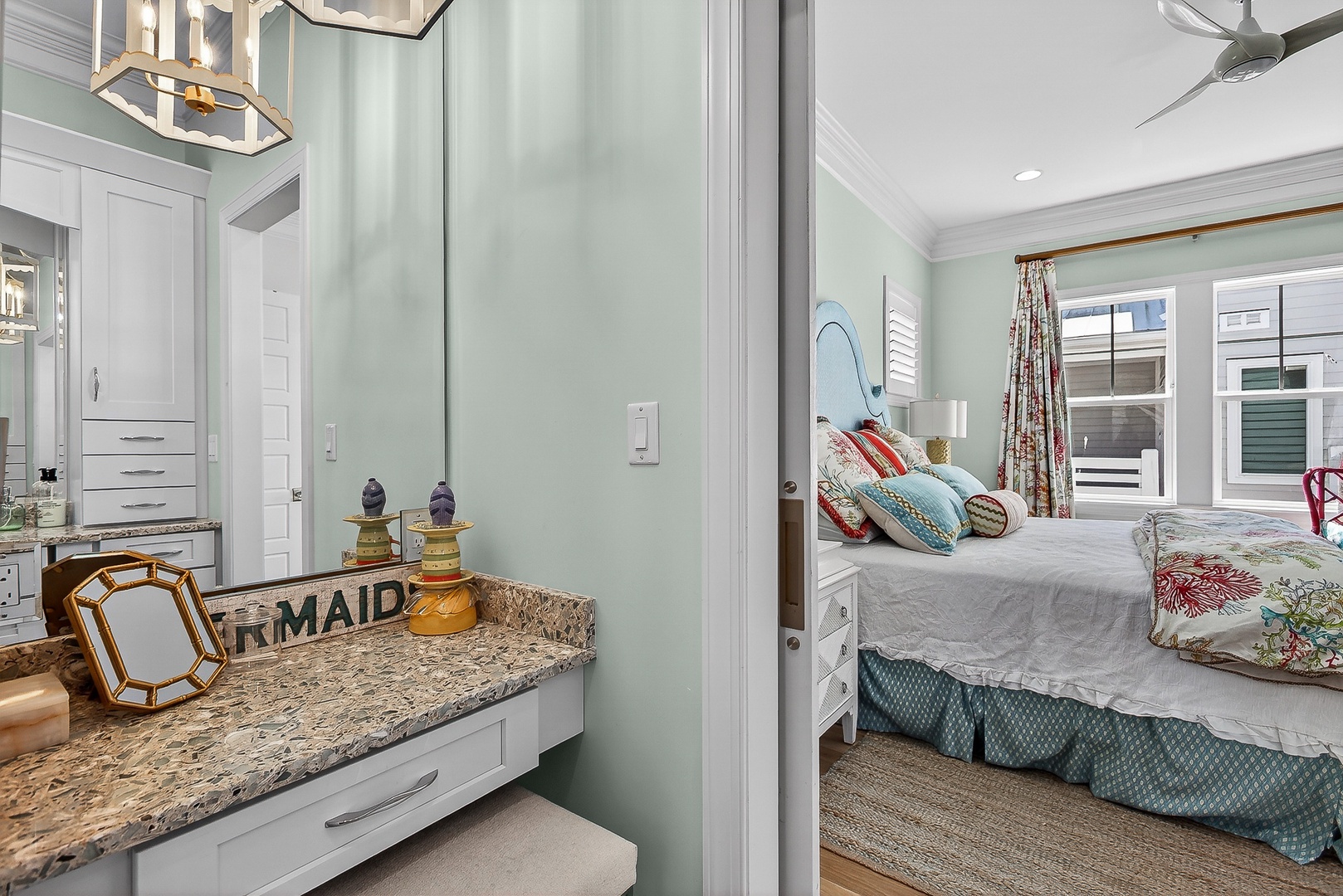 Bedroom vanity