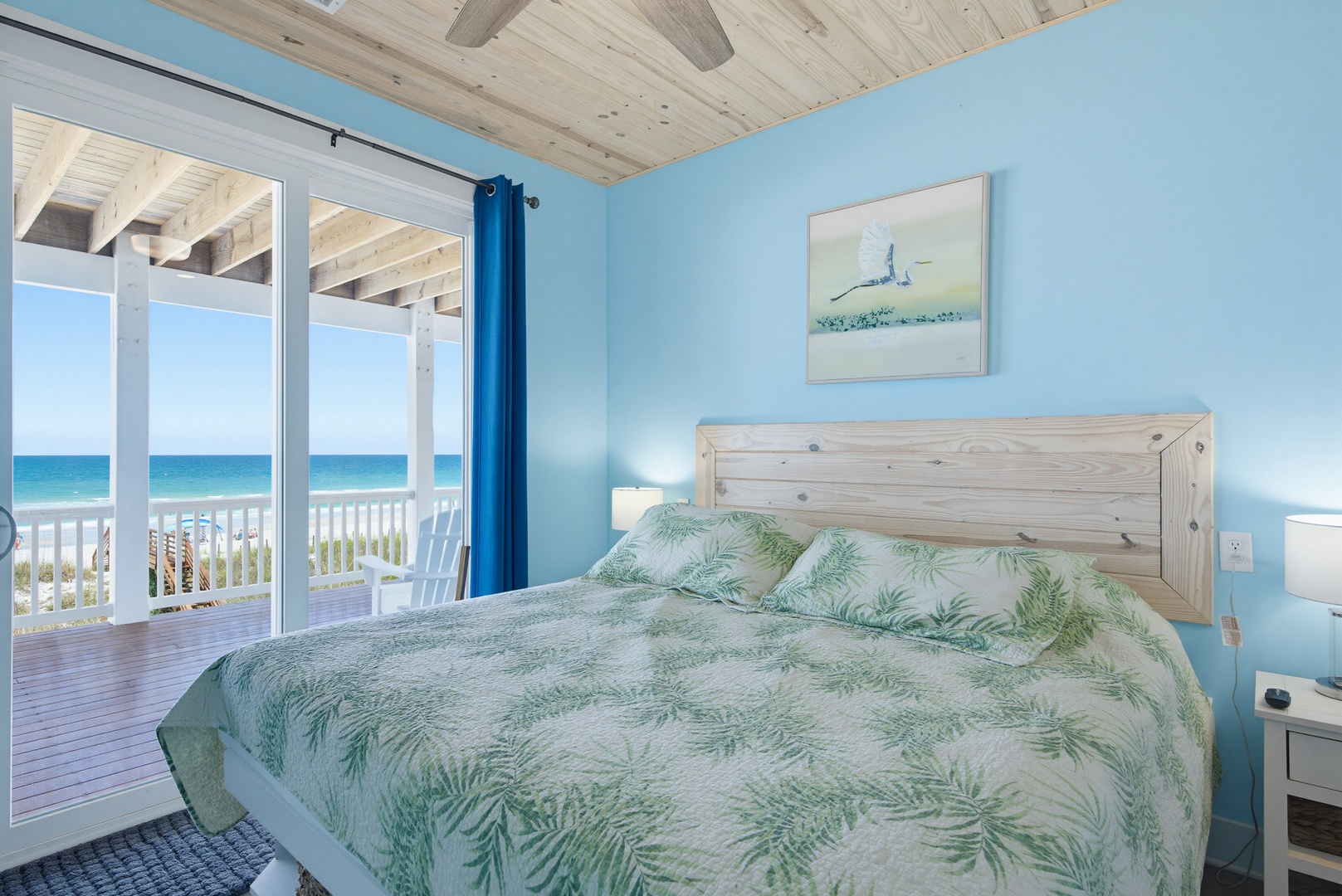Green bedroom balcony