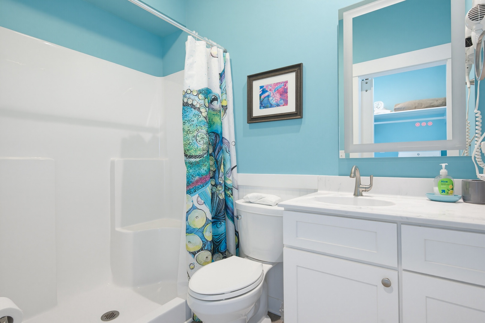 Bathroom tub vanity